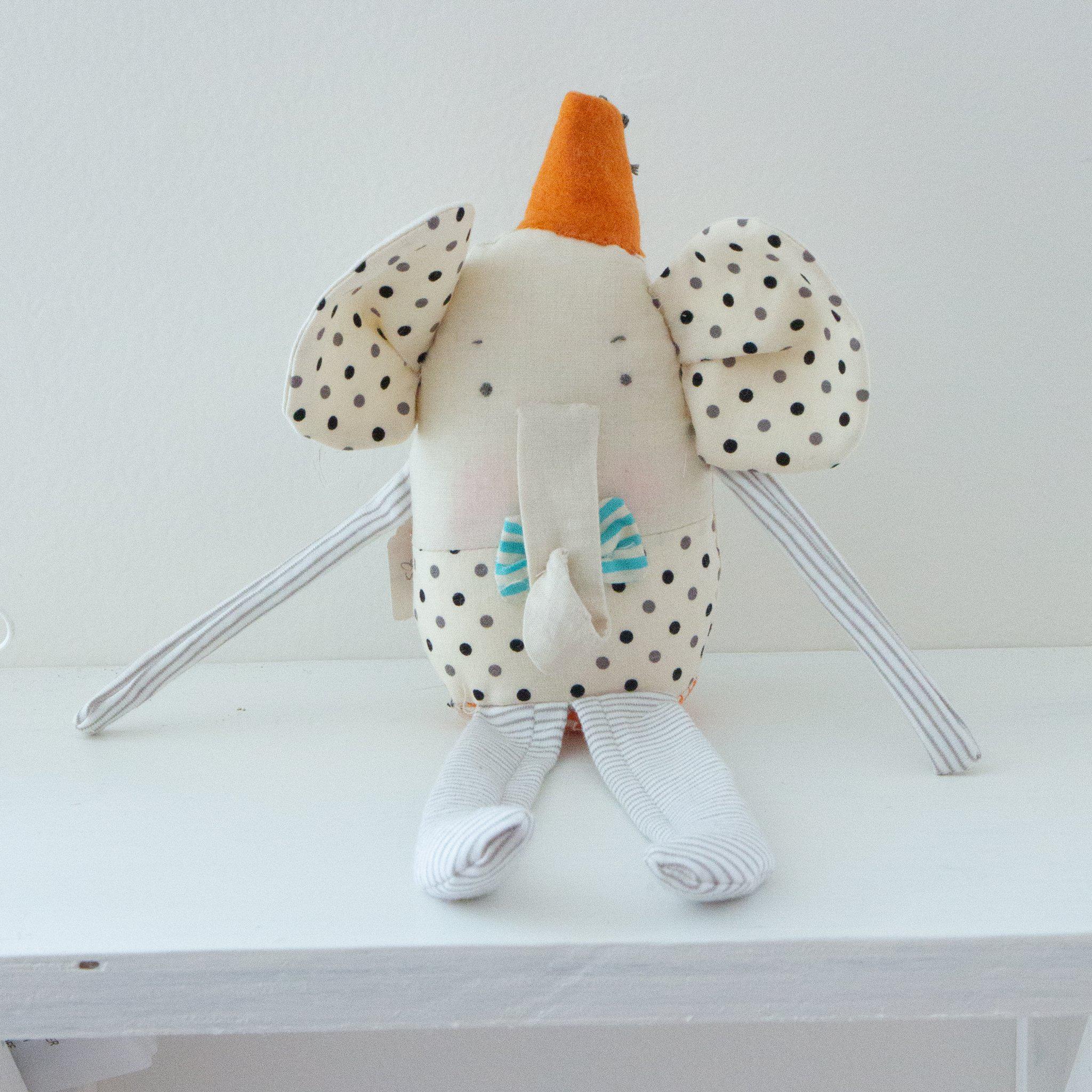 RETIRED - Hutch Studio Original - Eggy Phant - One of A Kind Elephant、mySite、g9winljtr