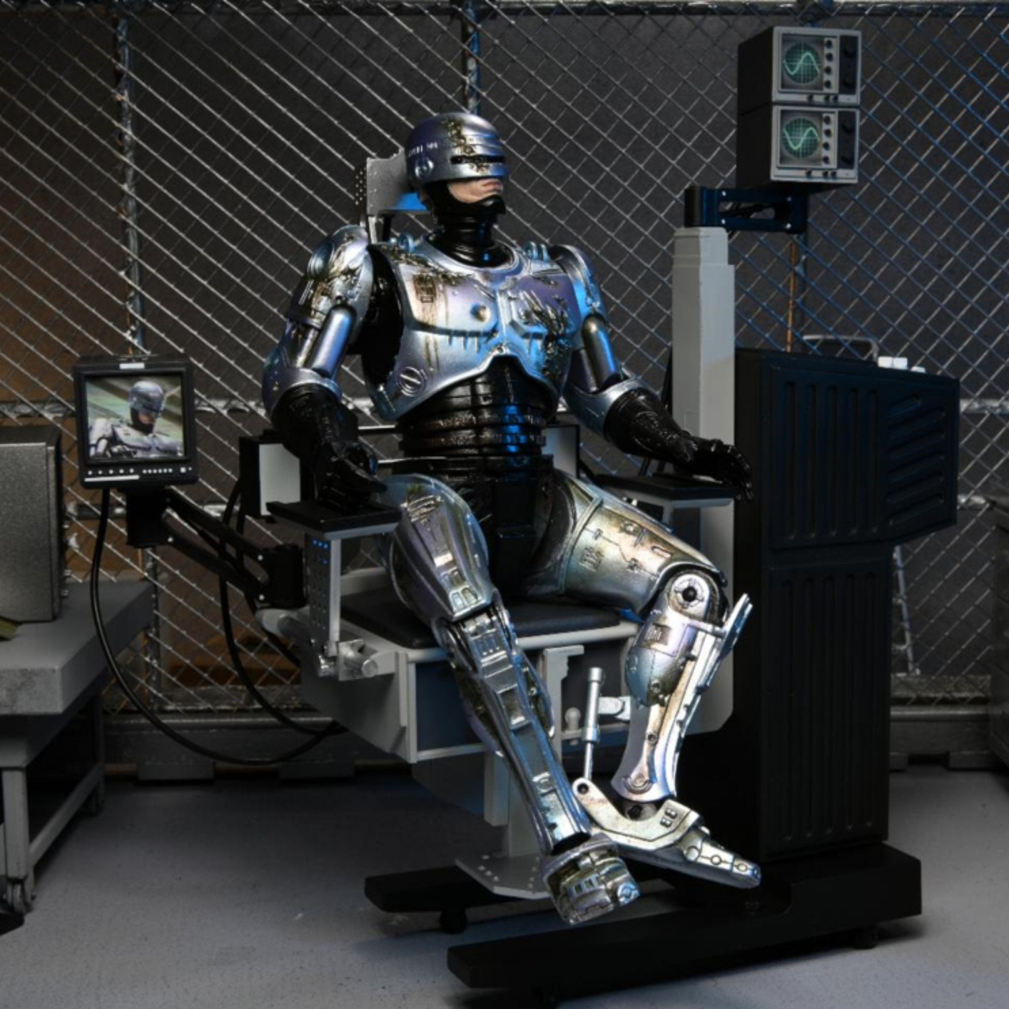 NECA Ultimate Battle Damaged RoboCop with Chair、mySite、hgirdovlk