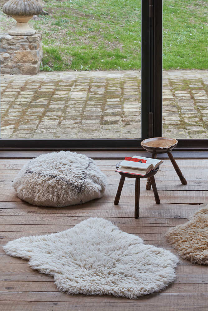 WOOL RUG WOOLLY SHEEP WHITE、mySite、gigharbornorthrealestate