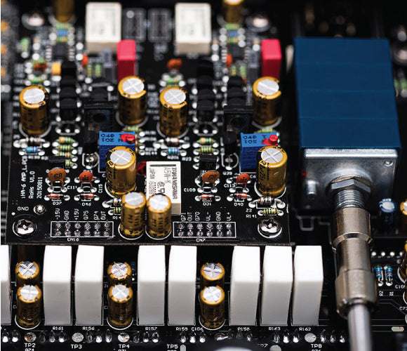 Headphone-Zone-Cayin-iDAC-_-iHA6-Product-Inside