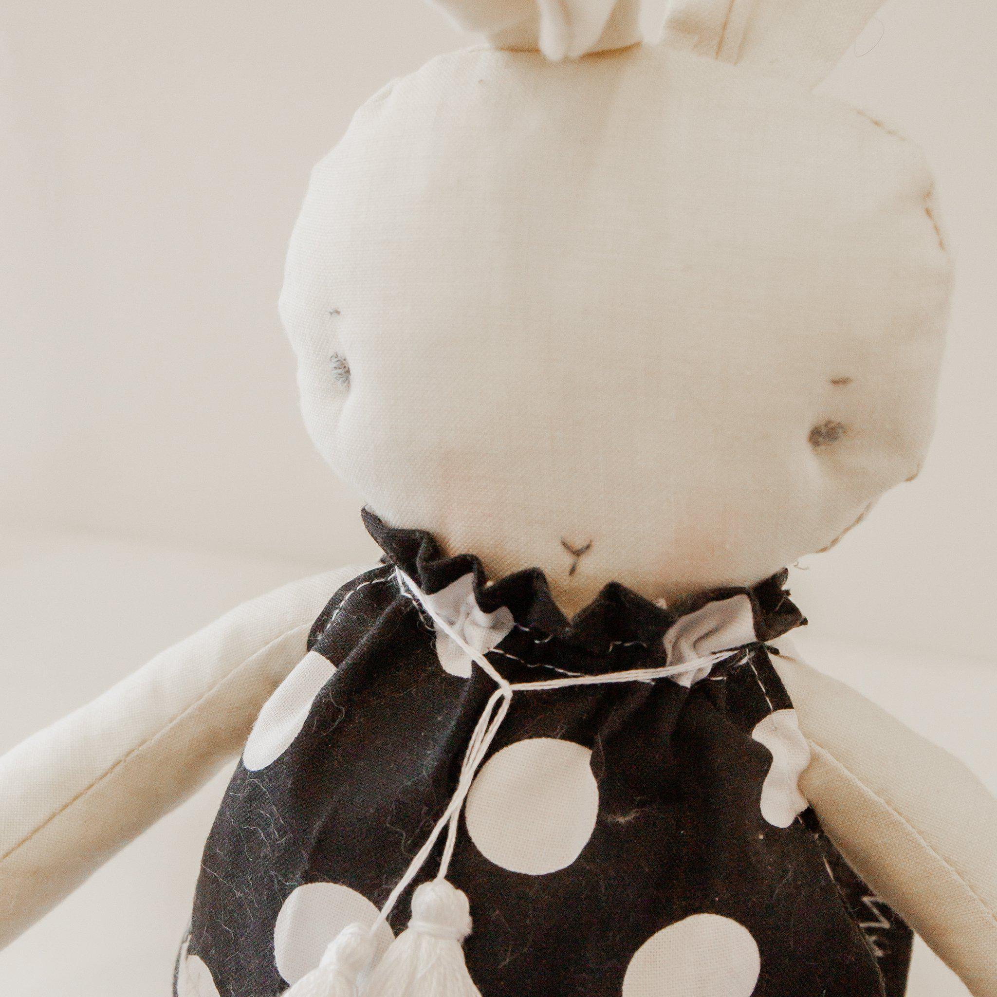 RETIRED - Hutch Studio - Dottie Bun 3 - One of a Kind Bunny、mySite、g9winljtr