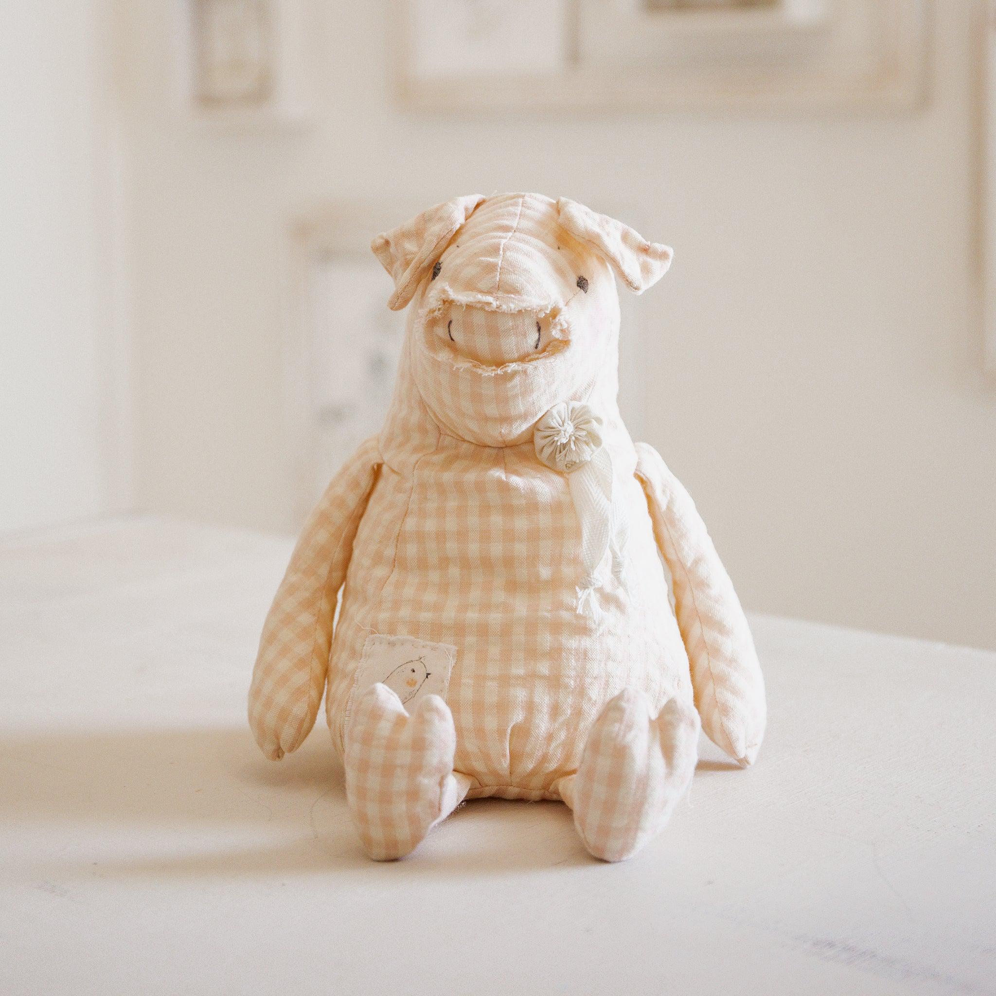 RETIRED - Hutch Studio Original - Sweet Peach - Hand-Crafted Cotton Pig、mySite、g9winljtr