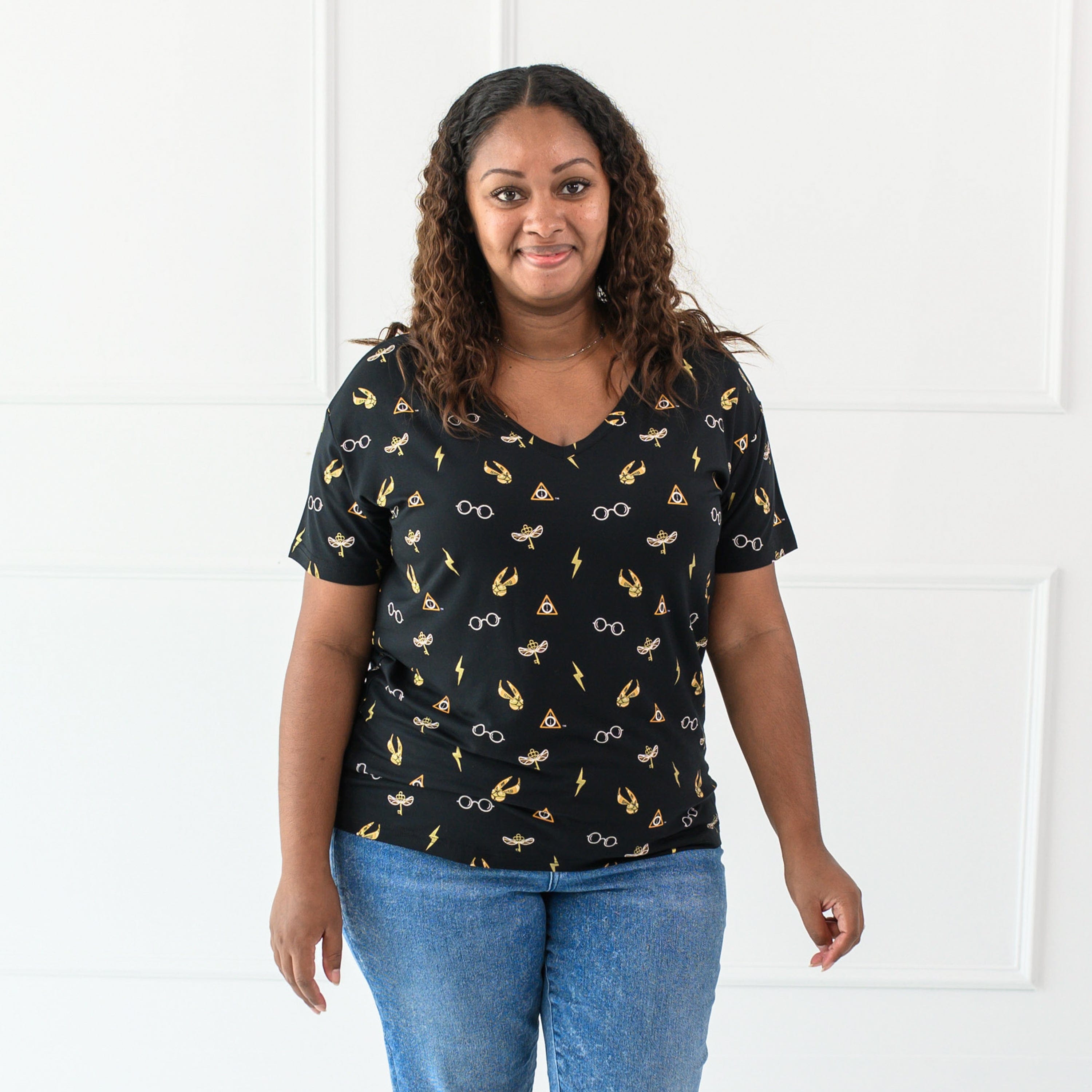  Women's Relaxed Fit V-Neck in Midnight Icon、mySite、layawaytickets