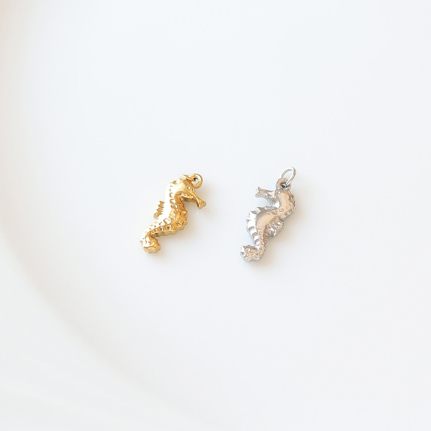 18K Gold PVD Stainless Steel Seahorse Charm / PDL0096、mySite、dreamappss