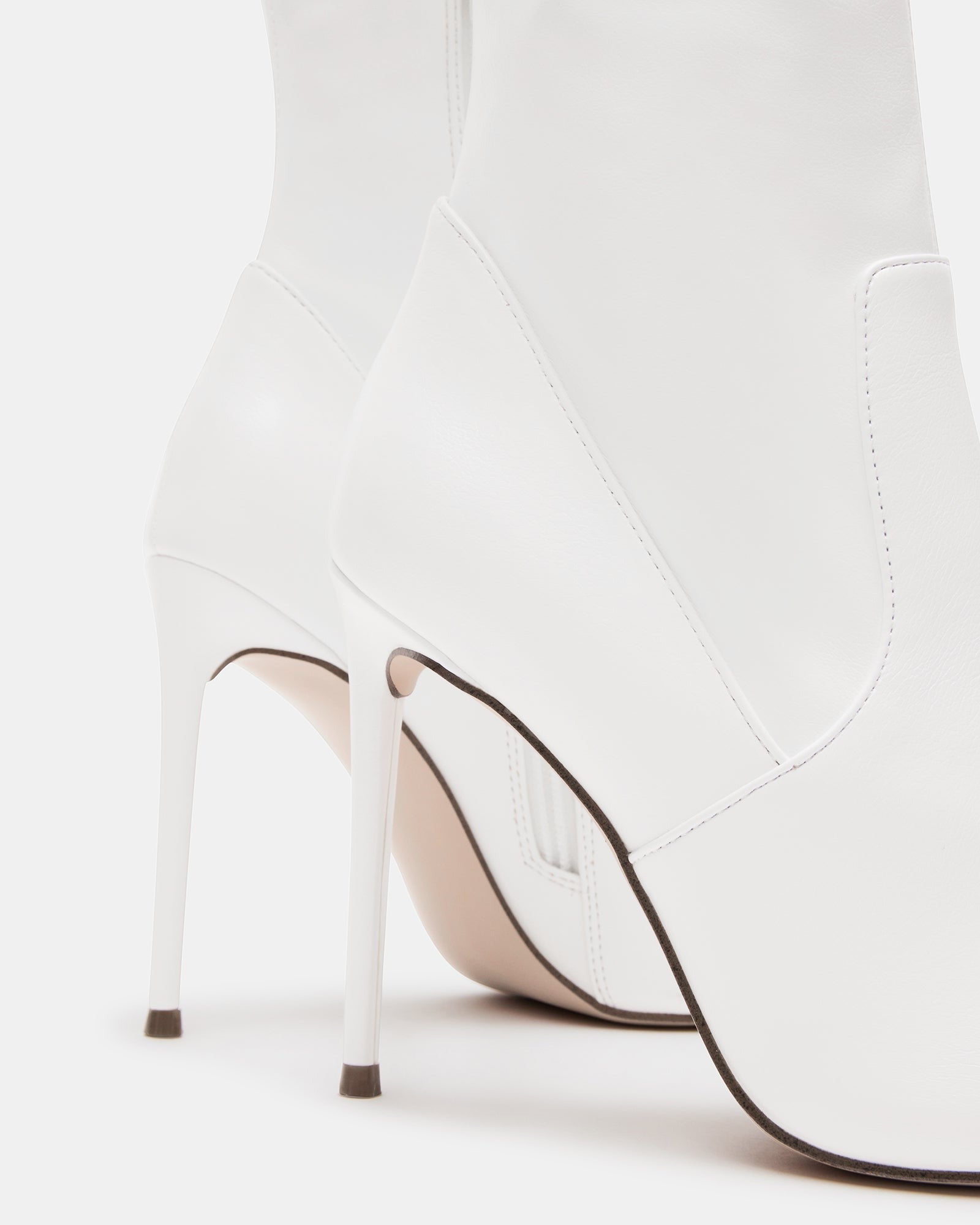 VAVA WHITE - SM REBOOTED、mySite、gtrtttuynbv