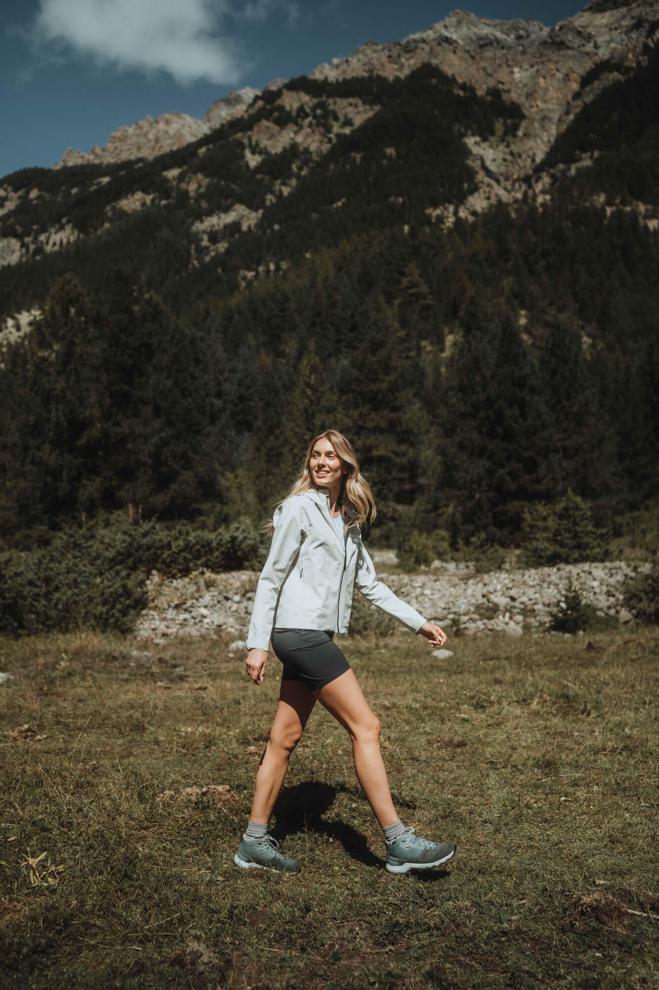 Quechua Women's MH100 Lightweight Waterproof Hiking Jacket、mySite、shQuechua Women's MH100 Lightweight Waterproof Hiking Jacket、mySite、glenpowelloop_name