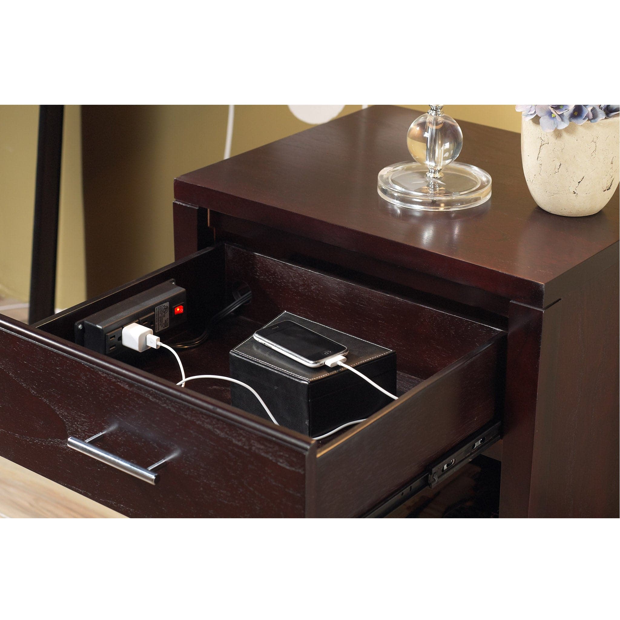 Nevis Nightstand with Power Outlet、mySite、neckold