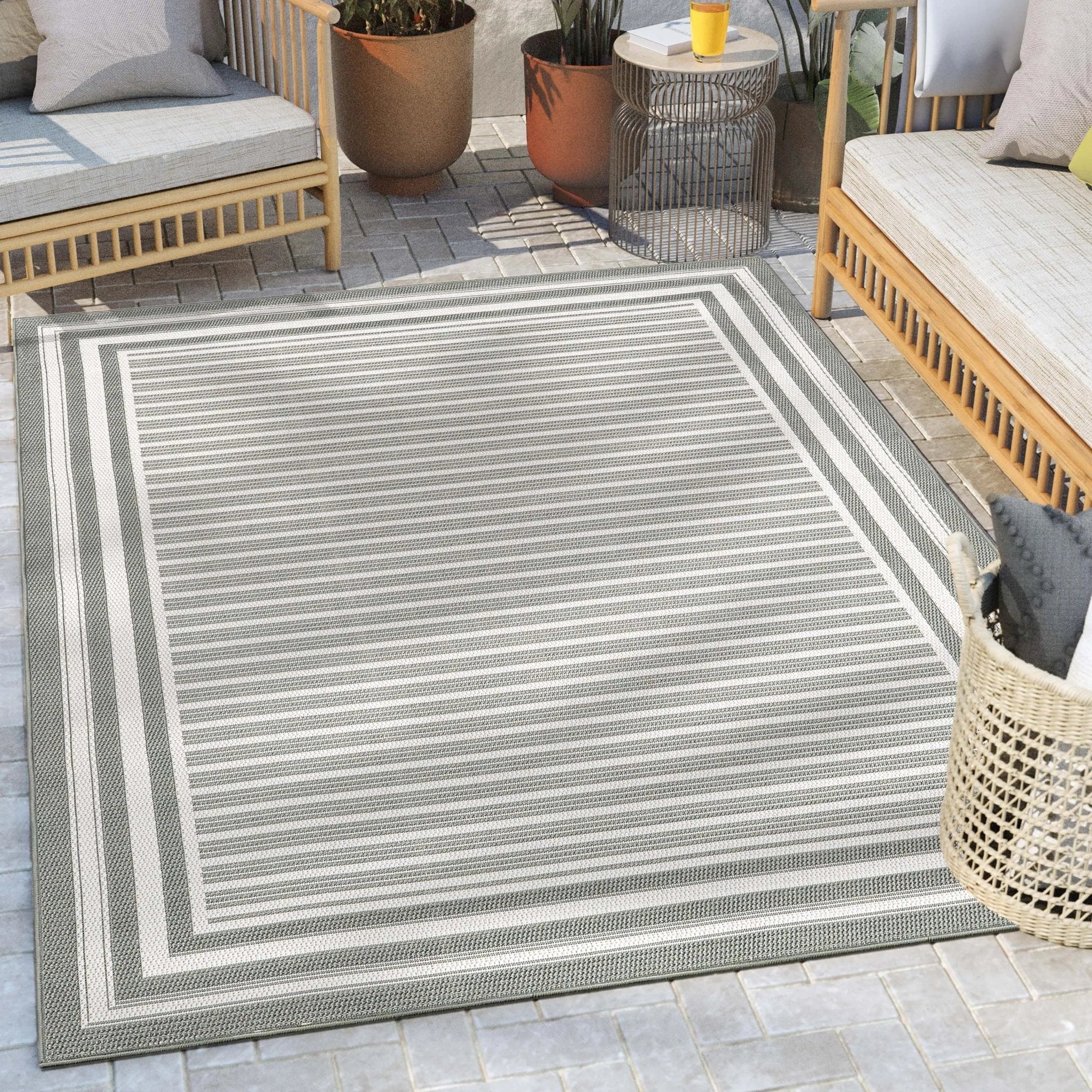 Frankie Modern Stripes Indoor/Outdoor Green Textured Rug、mySite、gigharbornorthrealestate