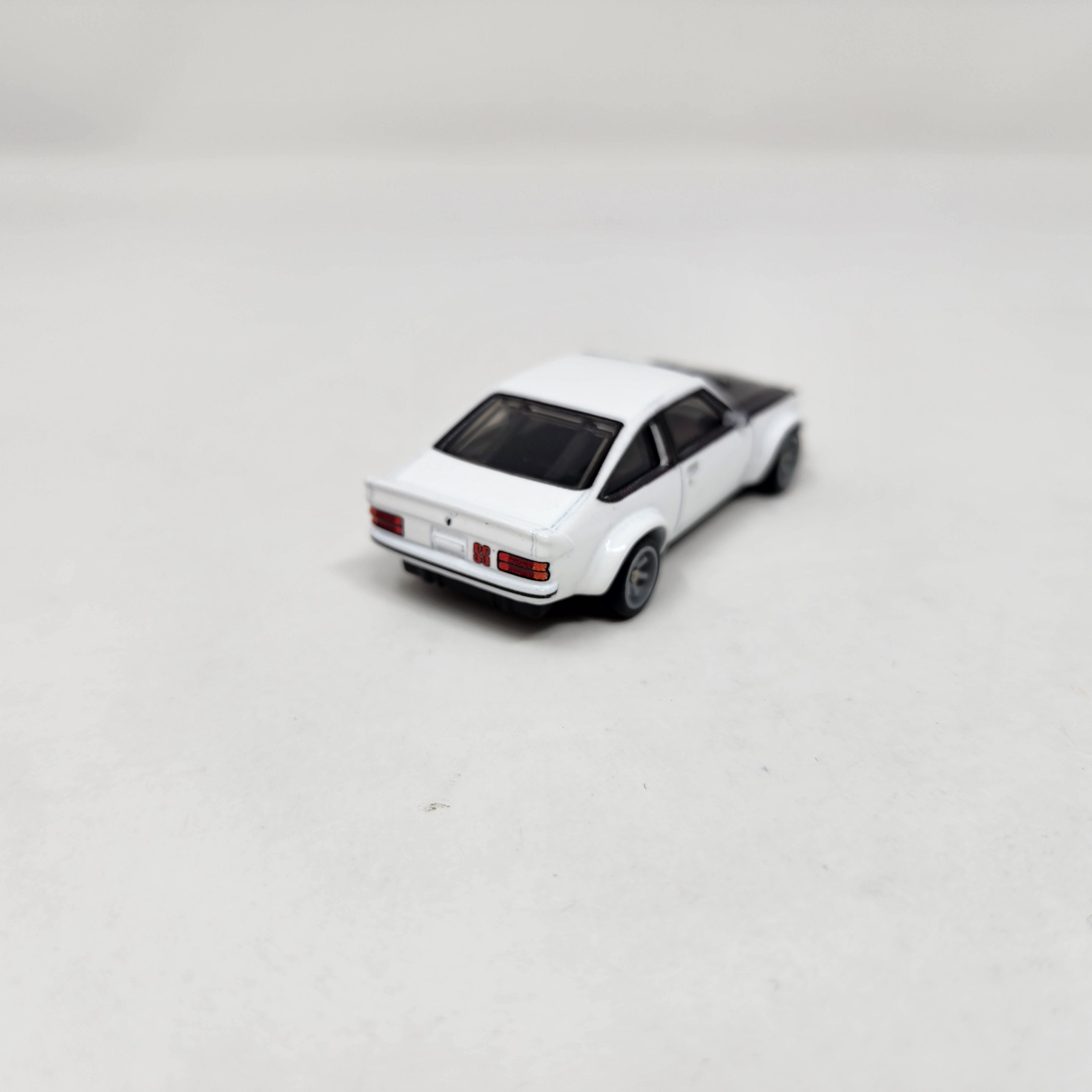 '77 Holden Torana A9X * White * 1:64 scale Loose Diecast Hot Wheels Boulevard、mySite、hgirdovlk
