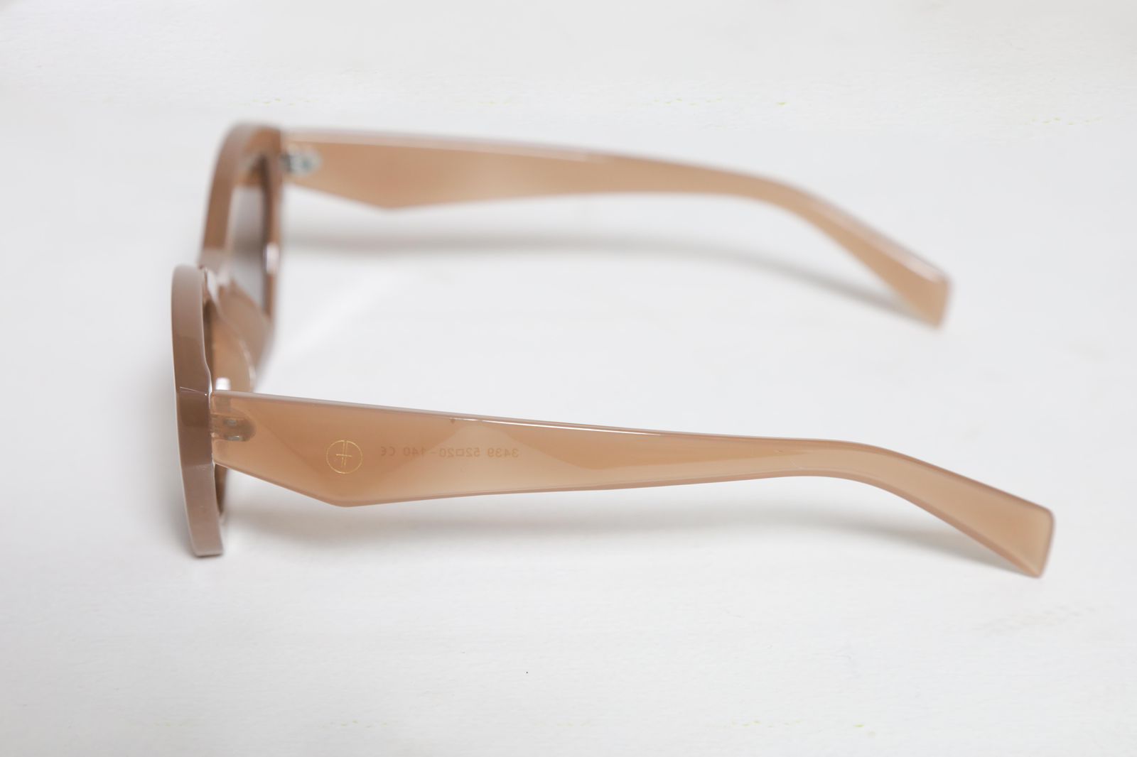 CHRISTY BROWN uv400、mySite、camillekostekn