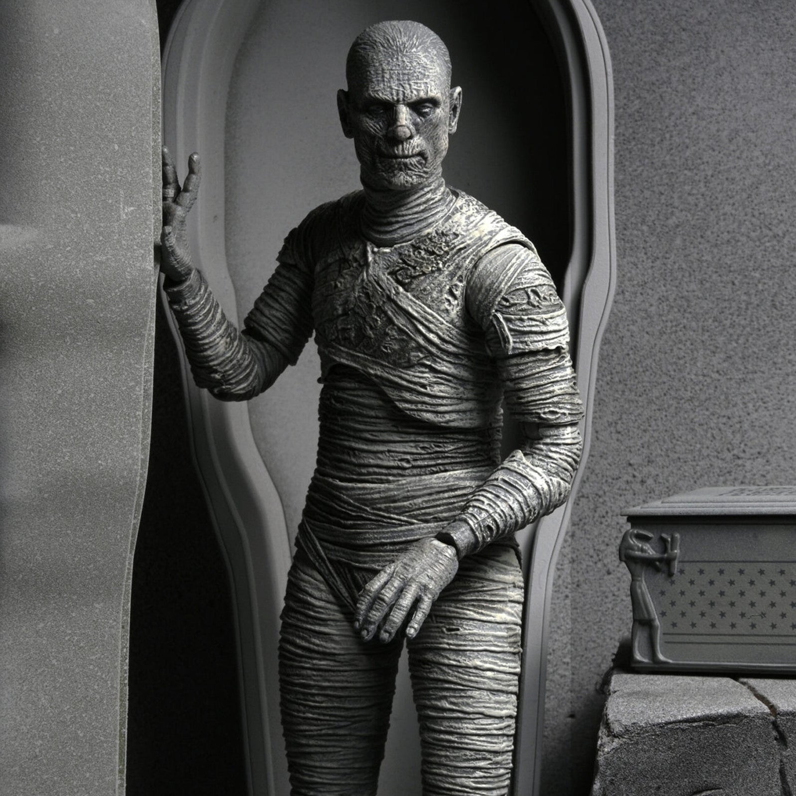 NECA Universal Monsters Ultimate Mummy (Black & White)、mySite、hgirdovlk