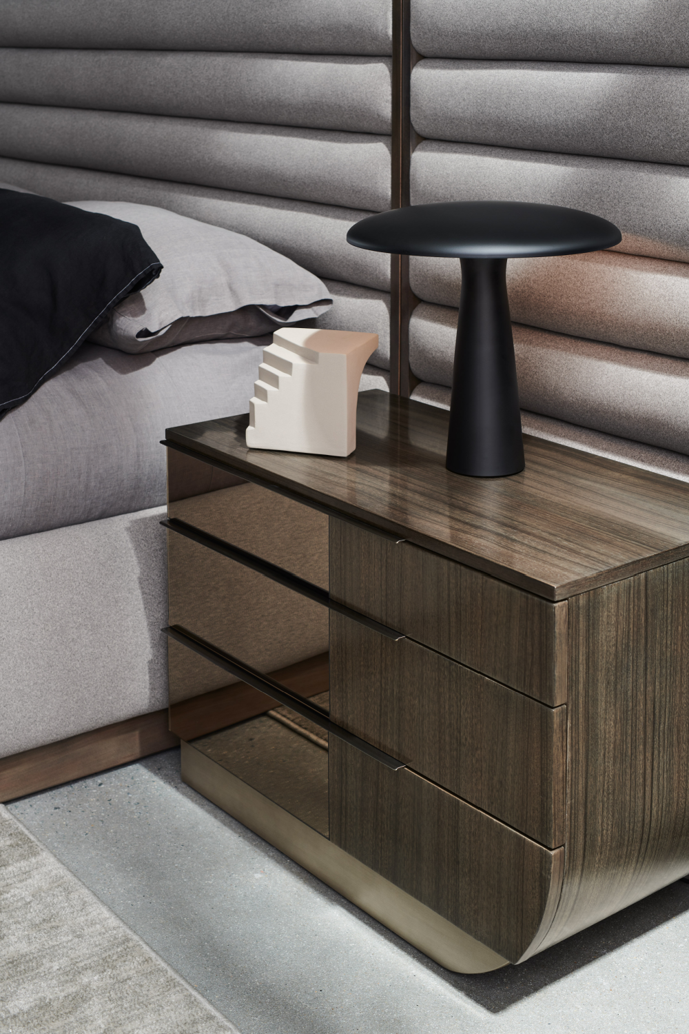 Bronze Mirror Modern Nightstand | Caracole La Moda、mySite、neckold