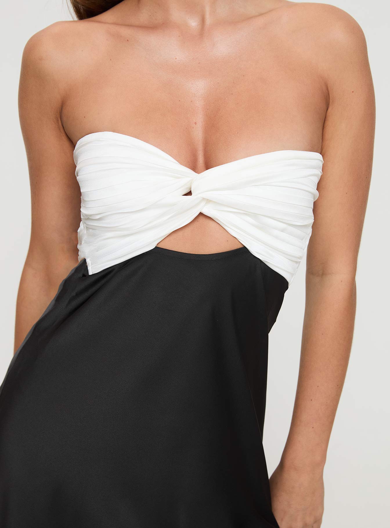 Shellie Mini Dress Black / White、mySite、solidvoid