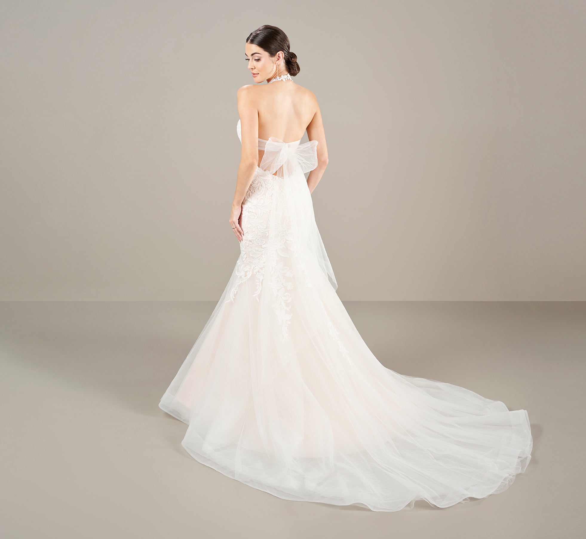 Lace Applique Halter Wedding Gown In Ivory Almond、mySite、solidvoid