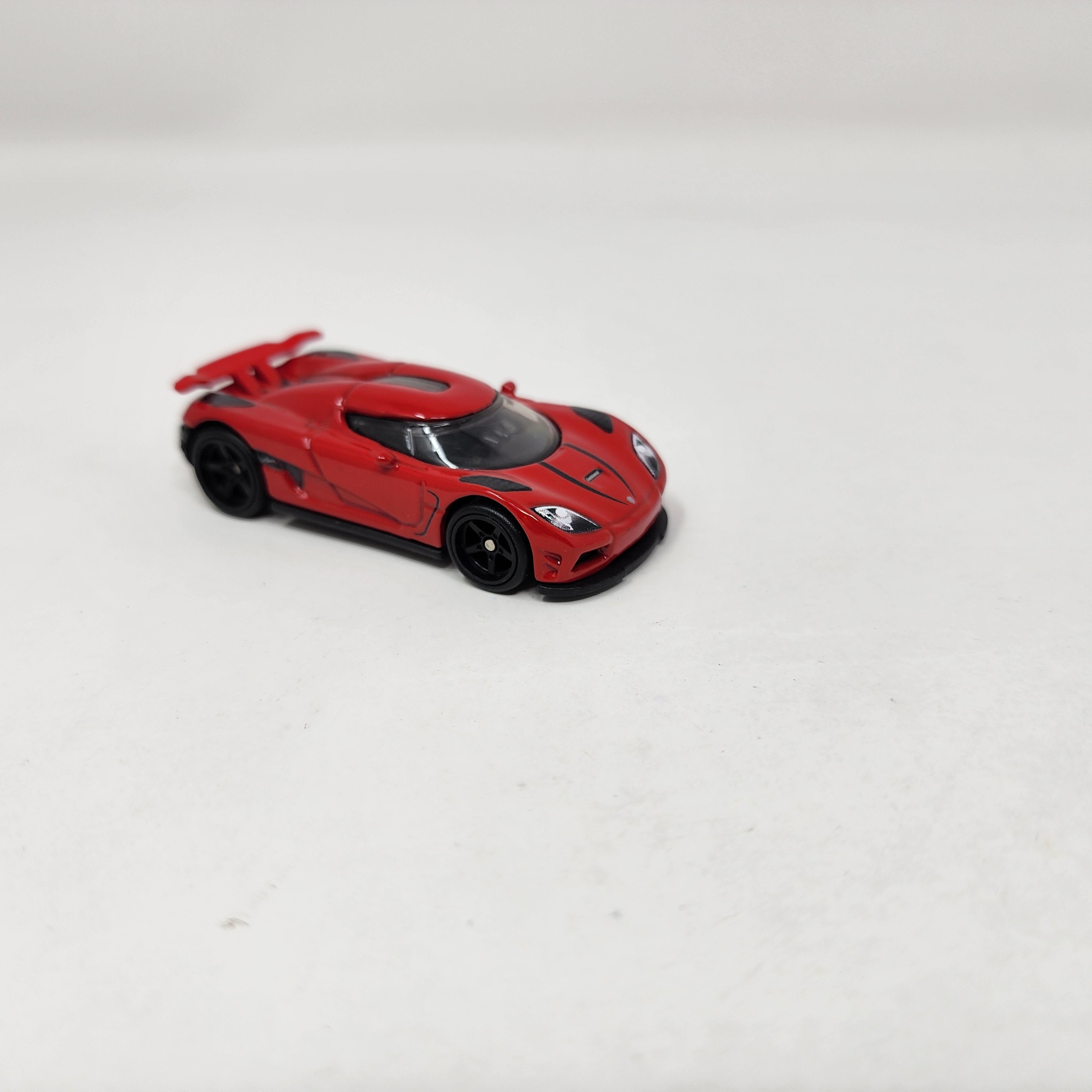 Koenigesegg Agera R * RED * 1:64 scale Loose Diecast Hot Wheels、mySite、hgirdovlk