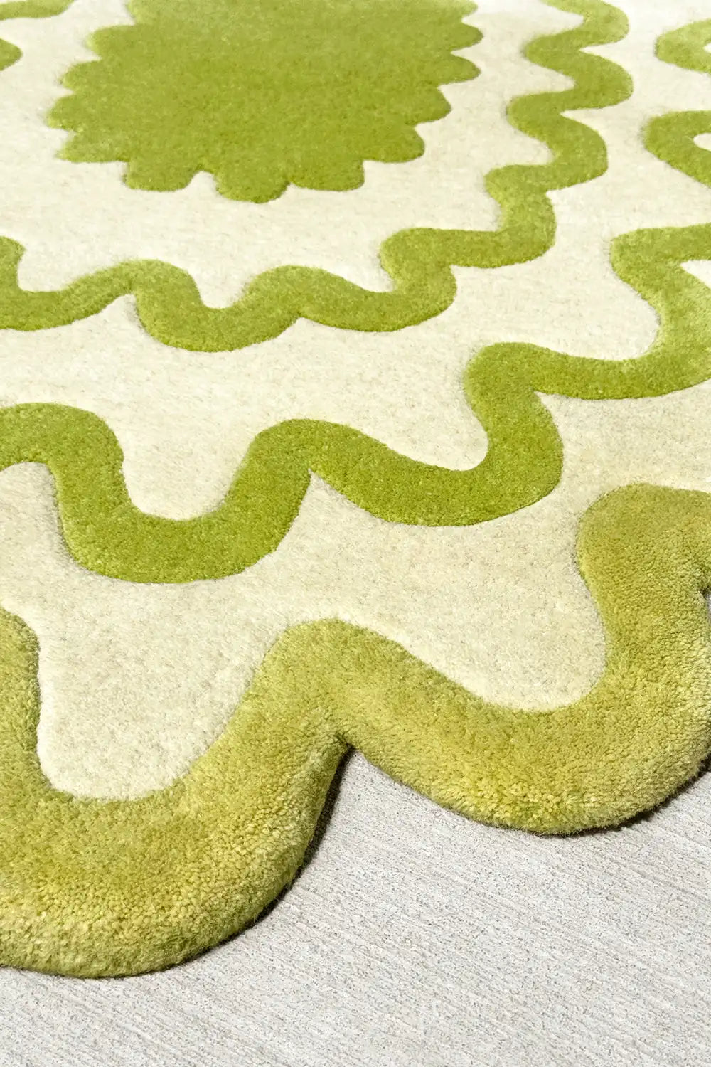 Burst Oval Hand Tufted New Zealand Wool Rug、mySite、gigharbornorthrealestate