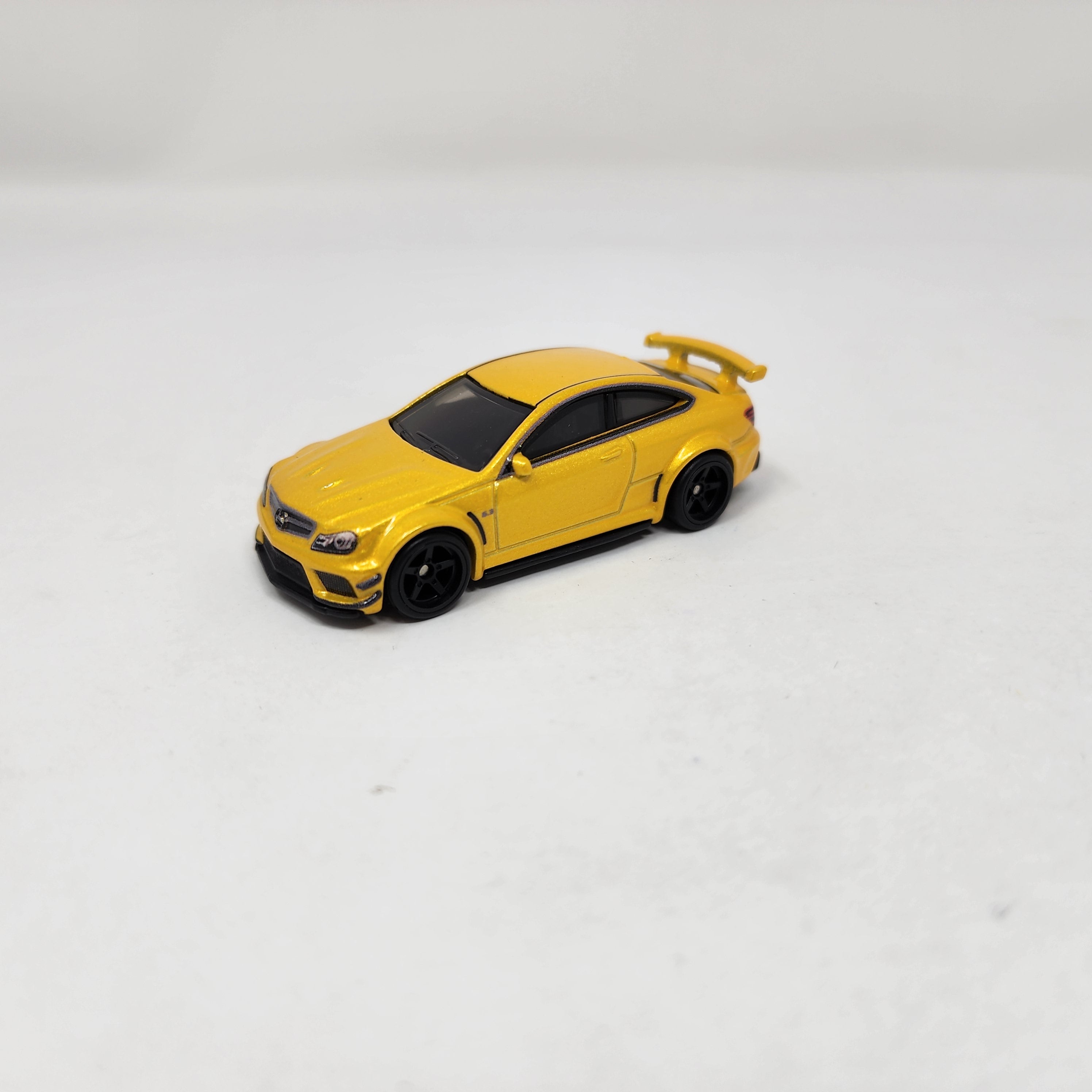 '12 Mercedes-Benz C 63 AMG Coupe * Yellow * 1:64 scale Loose Diecast Hot Wheels Boulevard、mySite、hgirdovlk