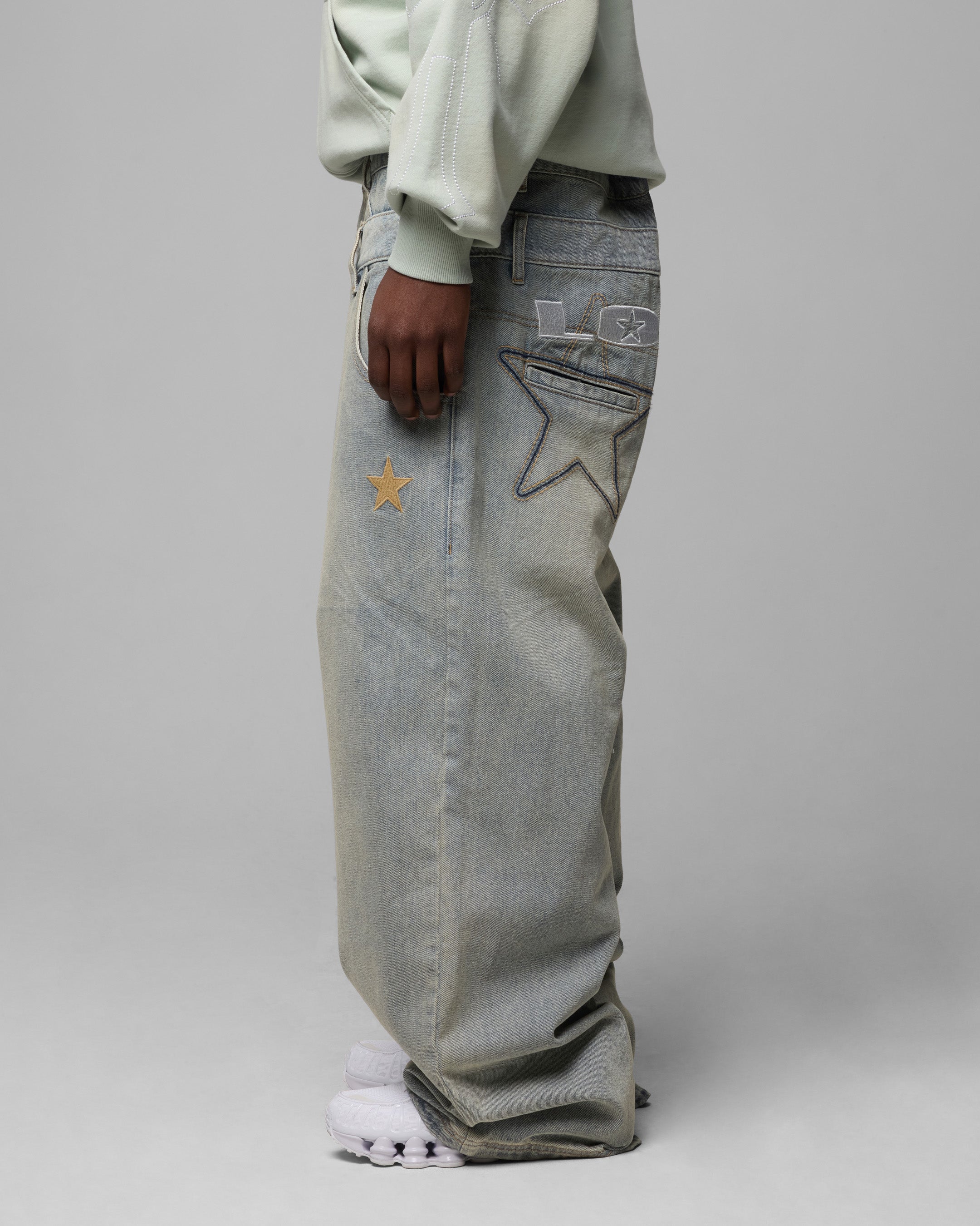 {product_title} - {shop_name}