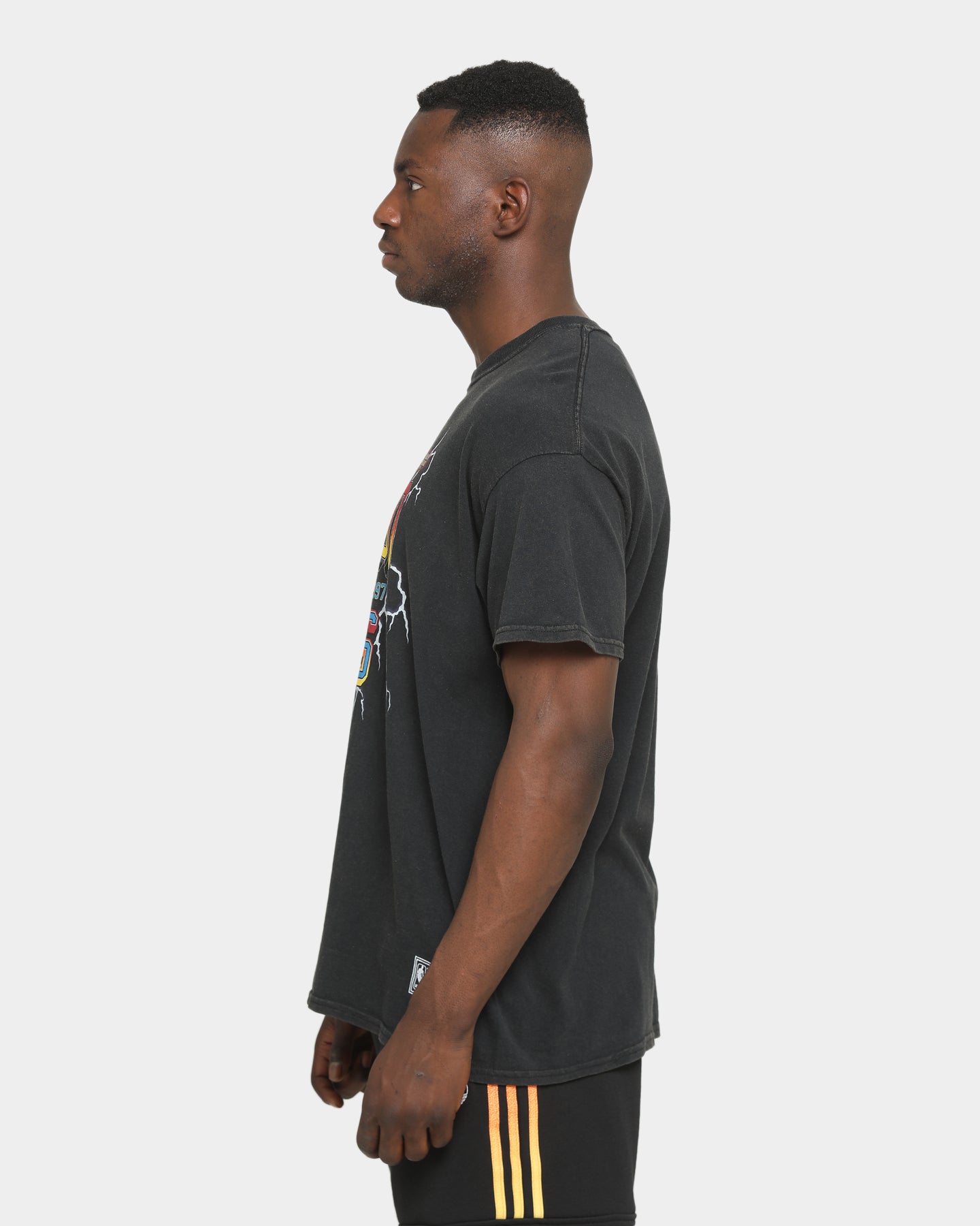 Mitchell & Ness Chicago Bulls Vintage Lightning Short Sleeve T-Shirt Black Wash、mySite、zt4zffjzw