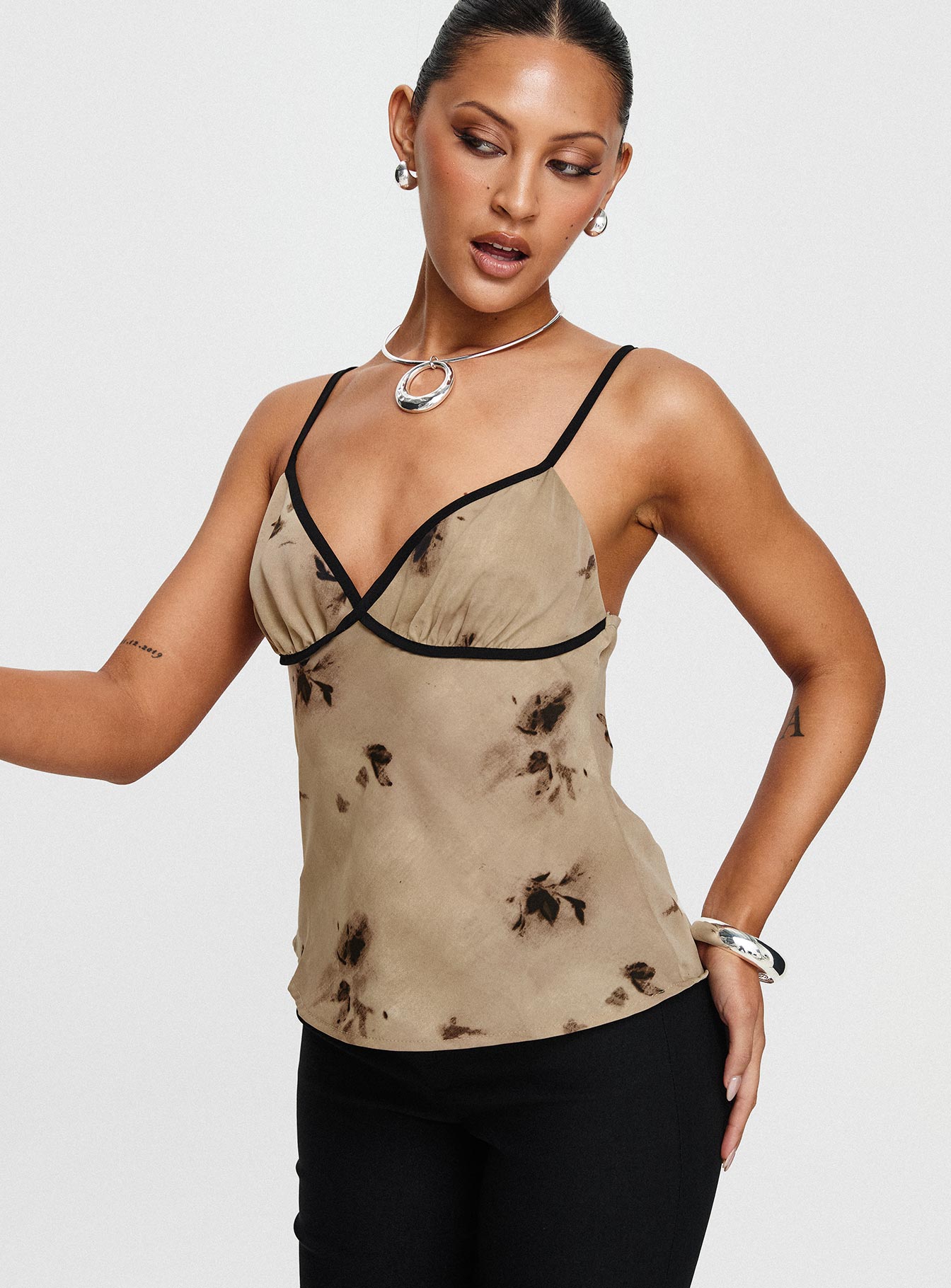 Evaa Top Beige、mySite、solidvoid