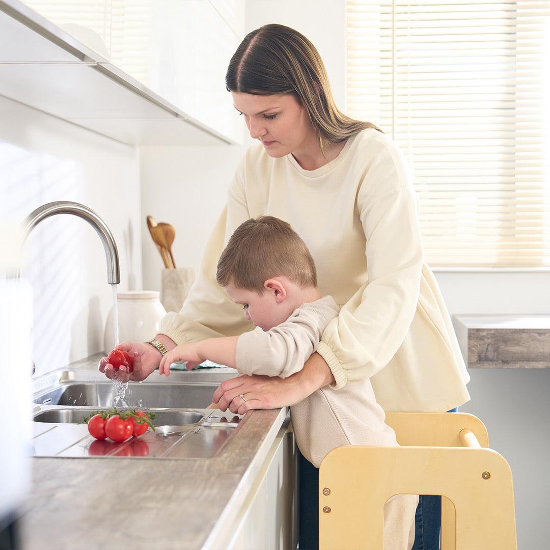  Tutti Bambini Helping Hands Montessori Toddler Learning Tower - Natural、mySite、merchandisen