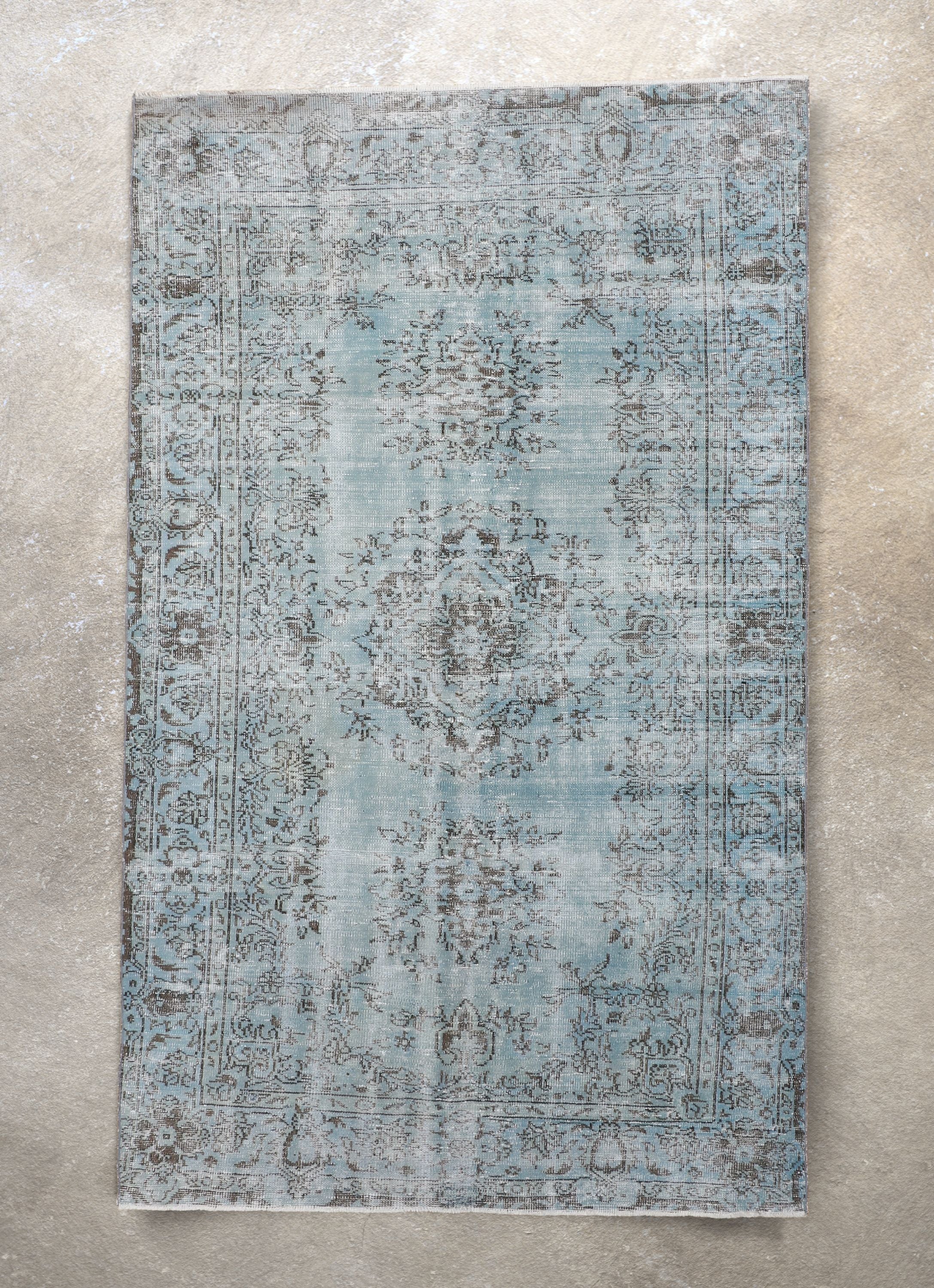 Ekrem Light Blue Overdyed Floral Pattern One-of-a-Kind Handmade Wool Area Rug 5'8 x 9'、mySite、gigharbornorthrealestate