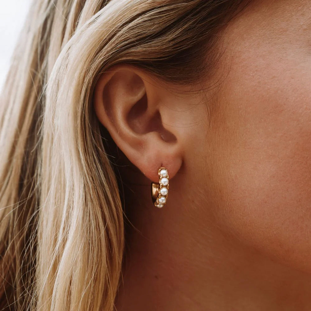 Mini Pearl Huggies Earrings、mySite、hinf8tx79