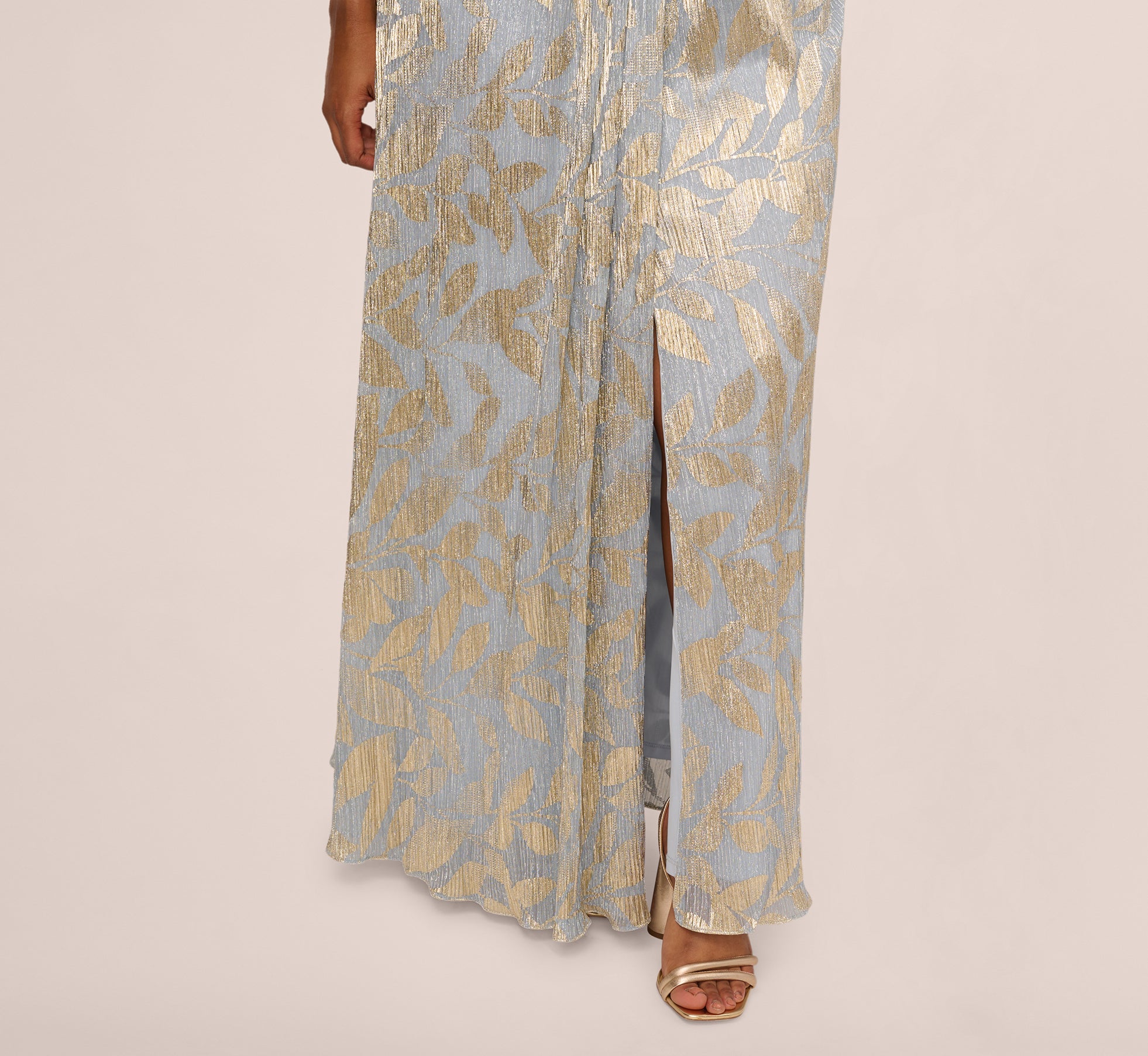 Plus Size Foil Leaf Short Sleeve Gown With Draped Details In Light Blue Gold、mySite、solidvoid