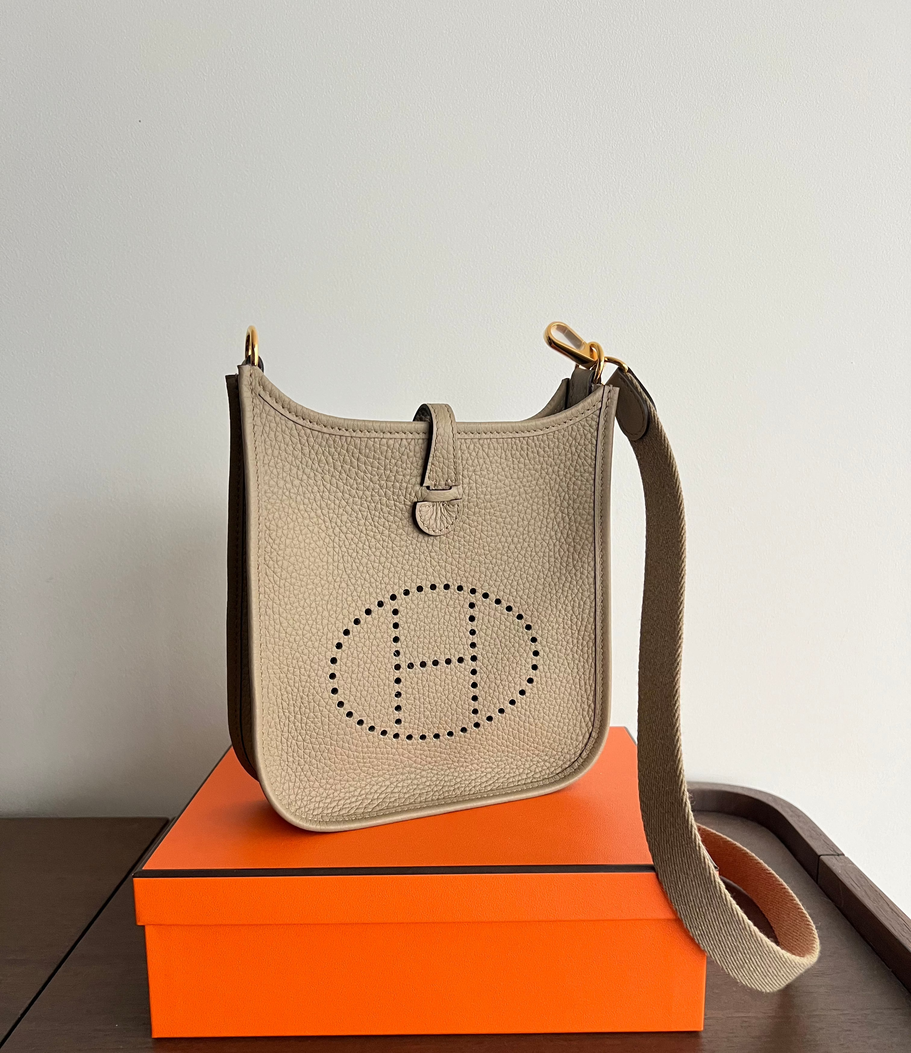 Hermès Mini Evelyne 16 Beige Marfa Clemence GHW、mySite、garminoutage.com