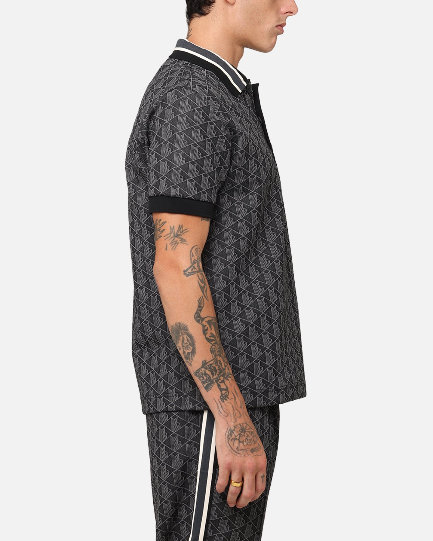 {product_title} - {shop_name}