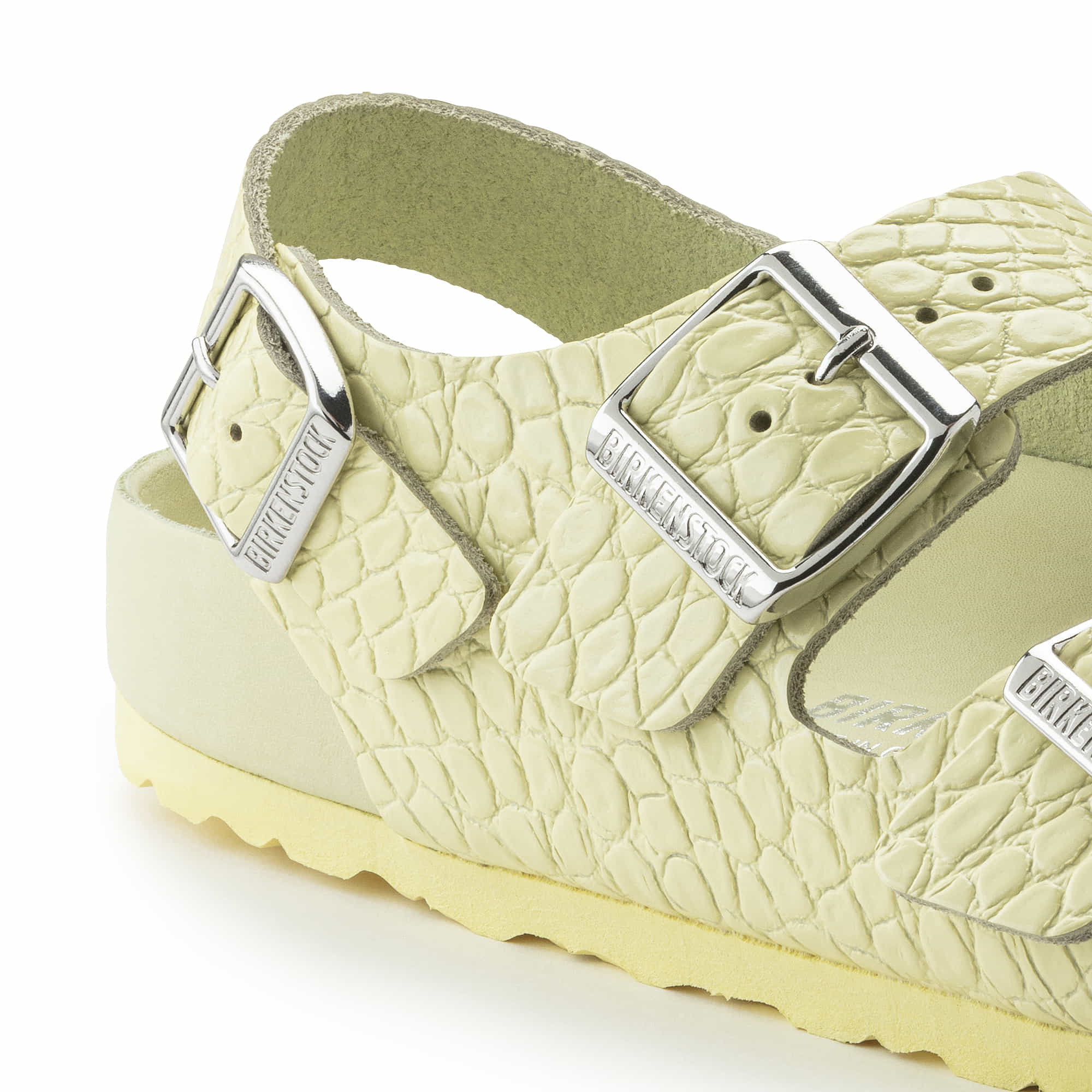 Milano Rivet Logo Embossed Natural Leather、mySite、gtrtttuynbv