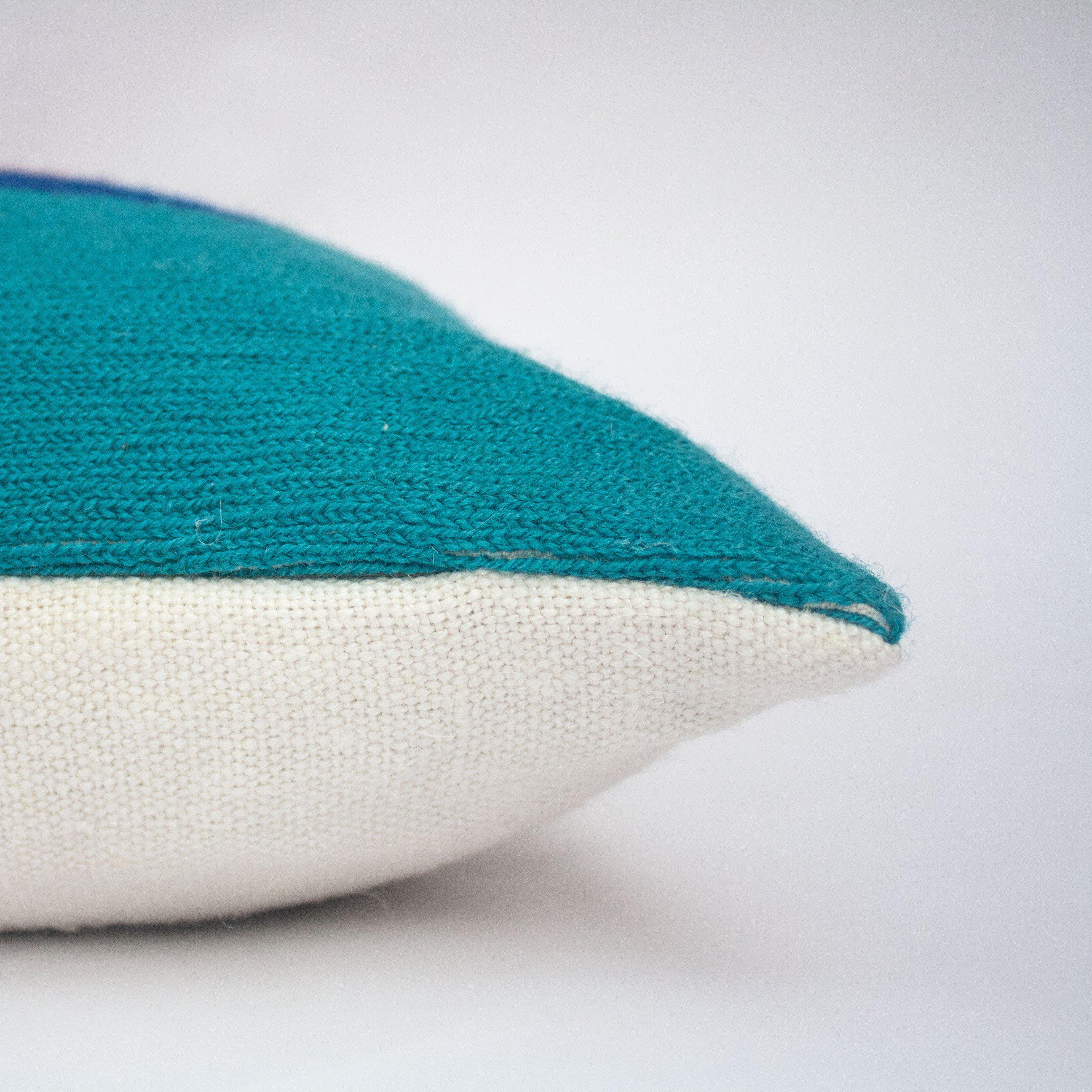 Blah Blah Square Pillow、mySite、gigharbornorthrealestate