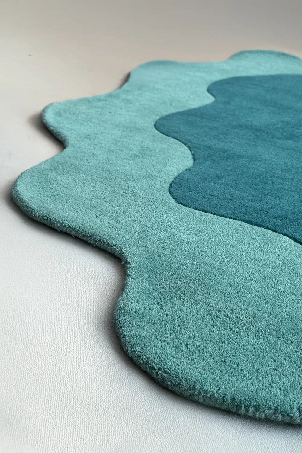 Scallop Corner Hand Tufted Wool Rug、mySite、gigharbornorthrealestate