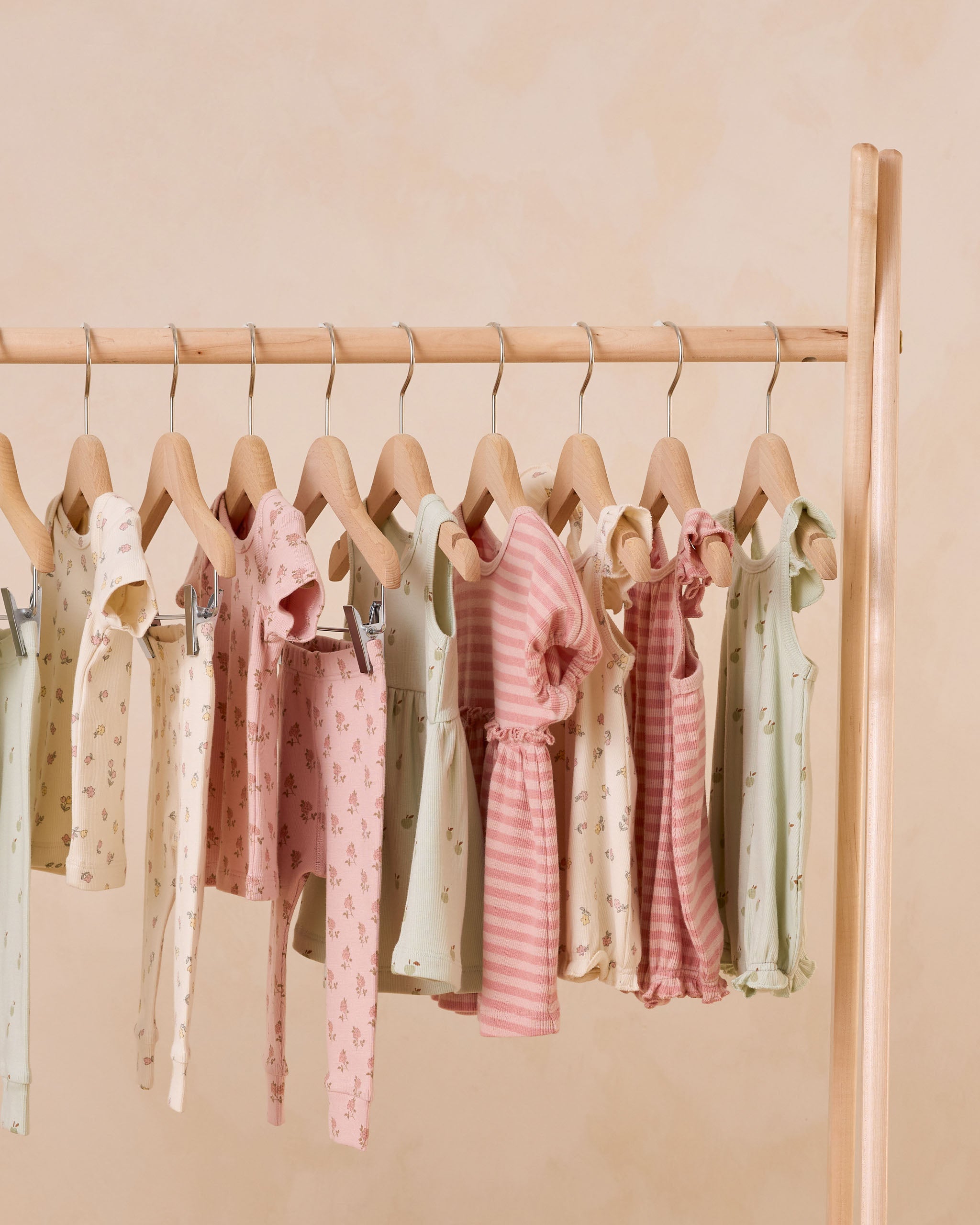  Ribbed Ruffle Romper || Apples、mySite、layawaytickets