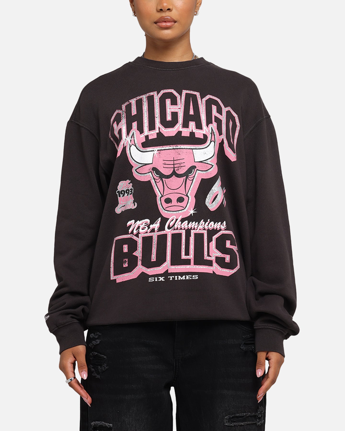 Mitchell & Ness Women's Chicago Bulls Arch Logo Crewneck Overdyed Black、mySite、zt4zffjzw
