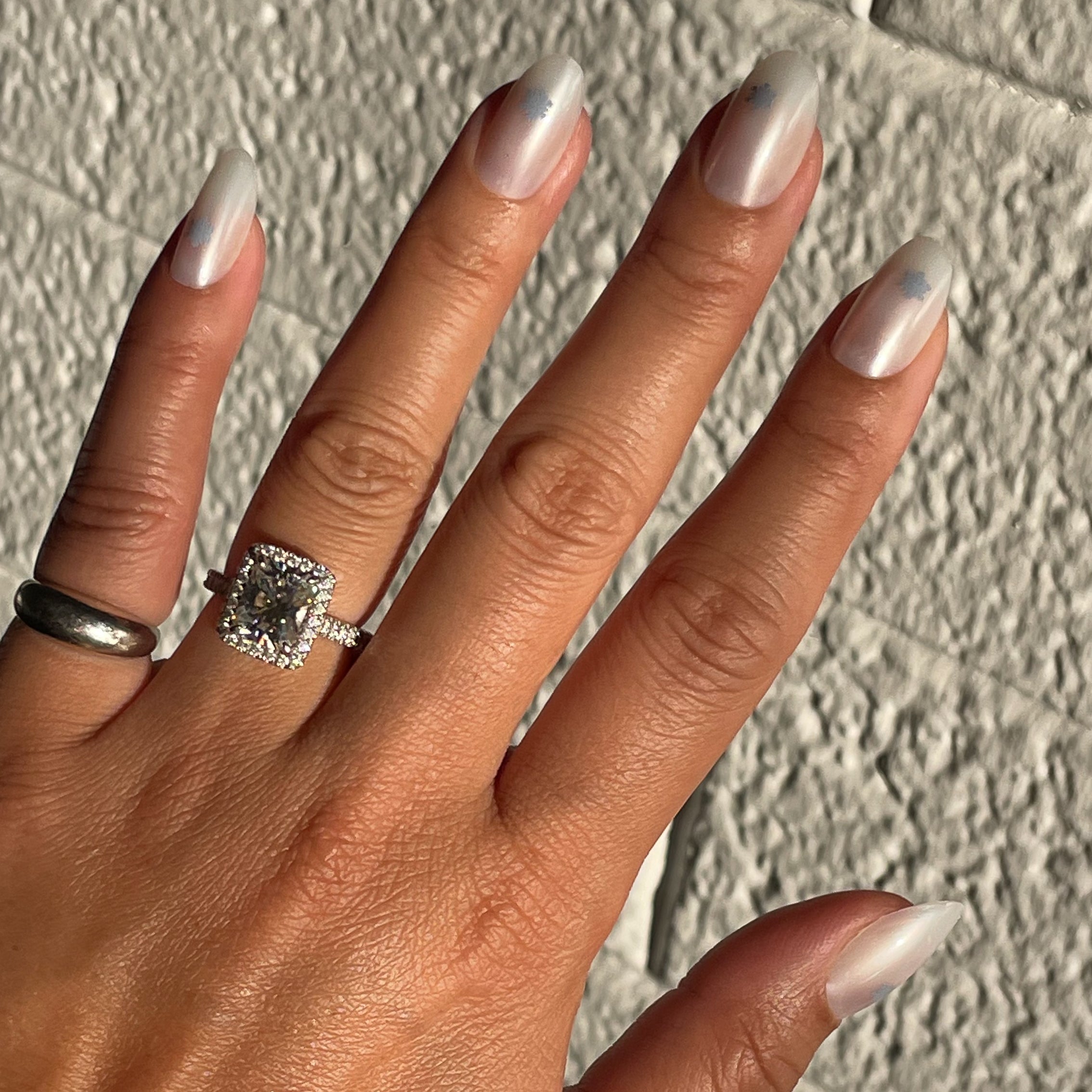 Shimmer Snowflake | Oval | Medium、mySite、solidvoid