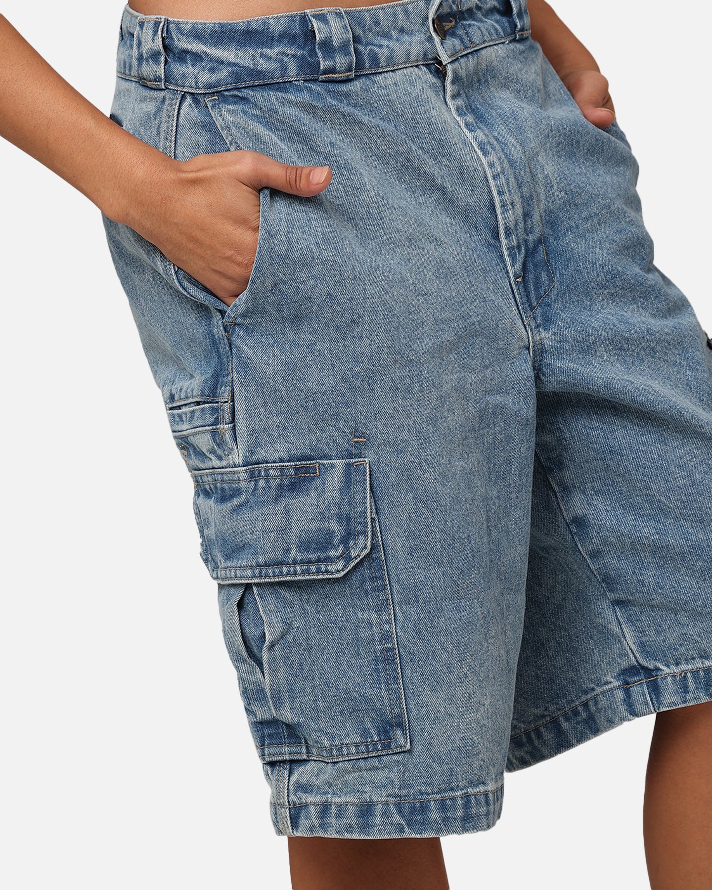 {product_title} - {shop_name}