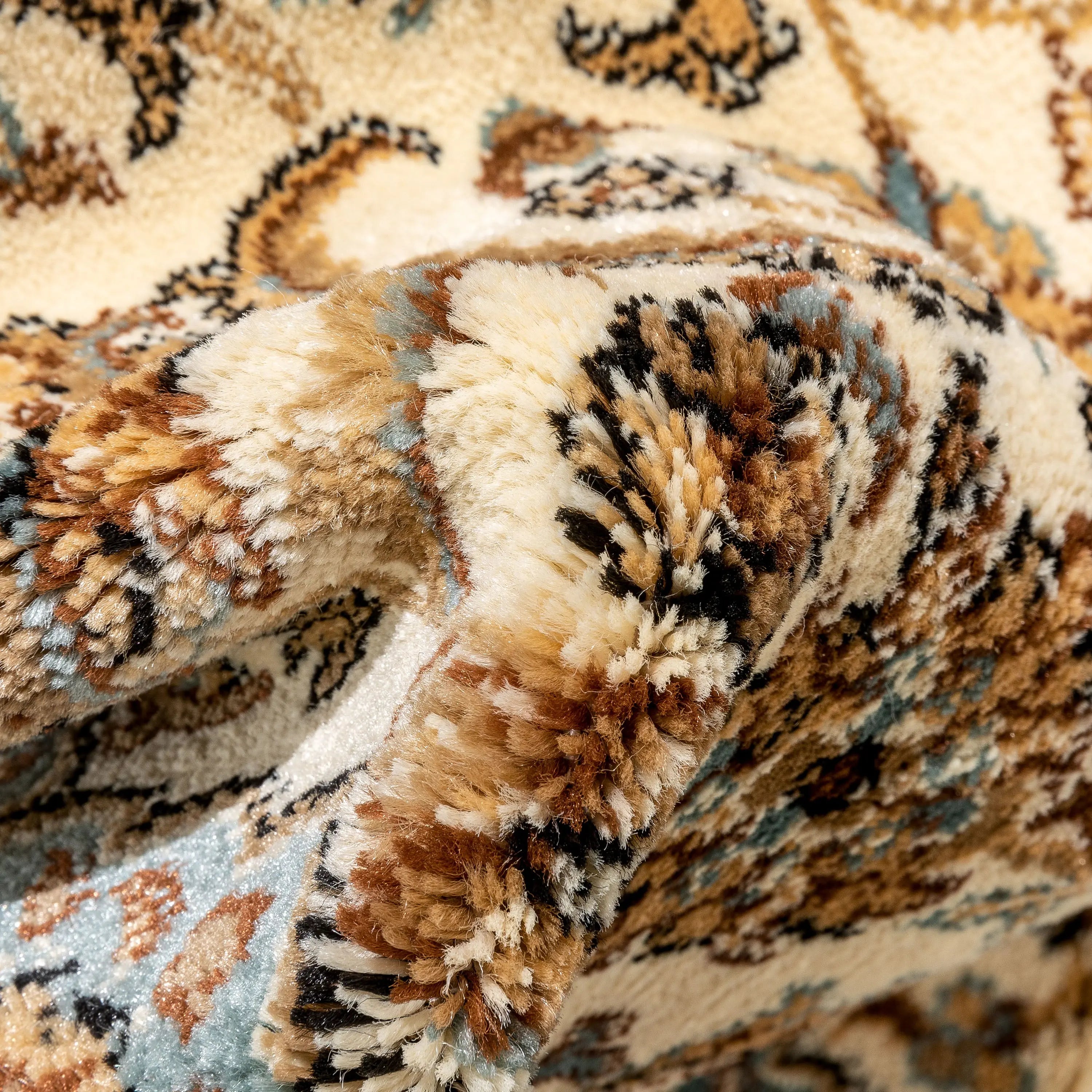 Aviva Ivory Traditional Rug、mySite、gigharbornorthrealestate