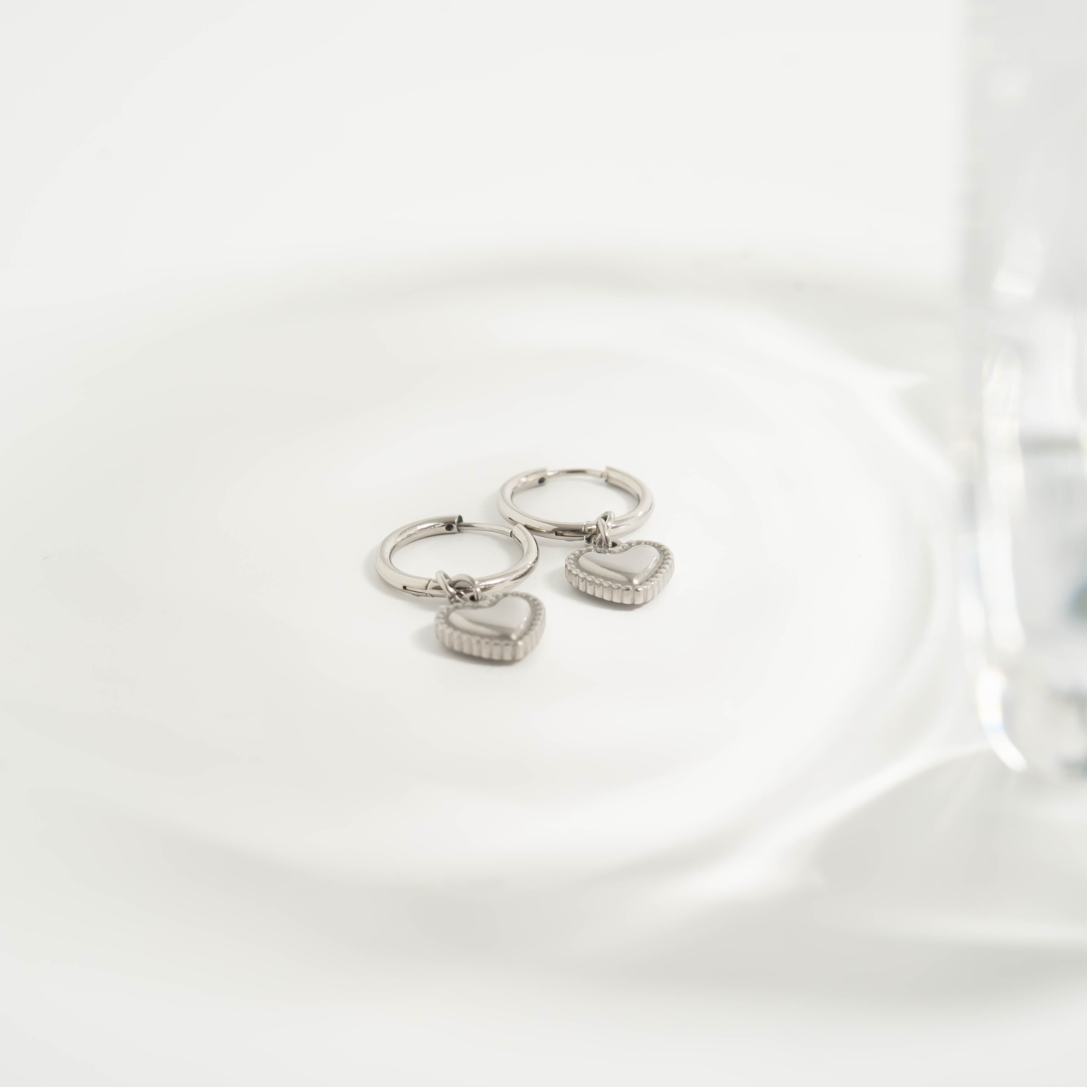 18K Gold PVD Stainless Steel Heart Pendant Hoop Earrings / ERJ0042、mySite、dreamappss