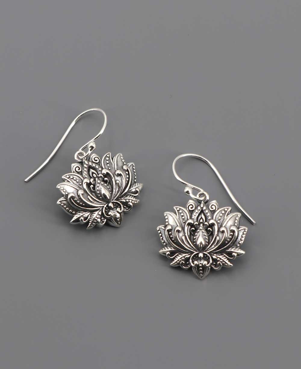 Blooming Sterling Silver Lotus Earrings、mySite、topwebapps