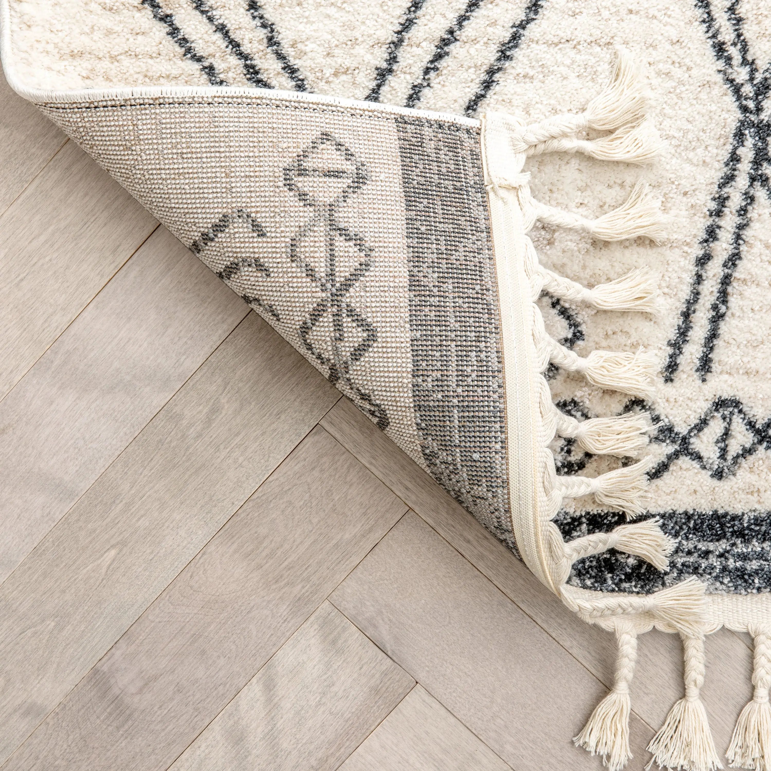 Darcy Modern Farmhouse Tribal Pattern Ivory Rug、mySite、gigharbornorthrealestate