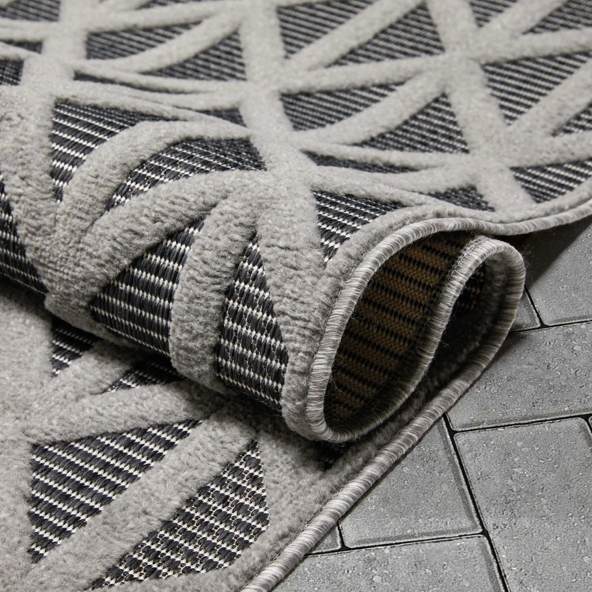 Ciel Modern Geometric Indoor/Outdoor Grey High-Low Rug、mySite、gigharbornorthrealestate