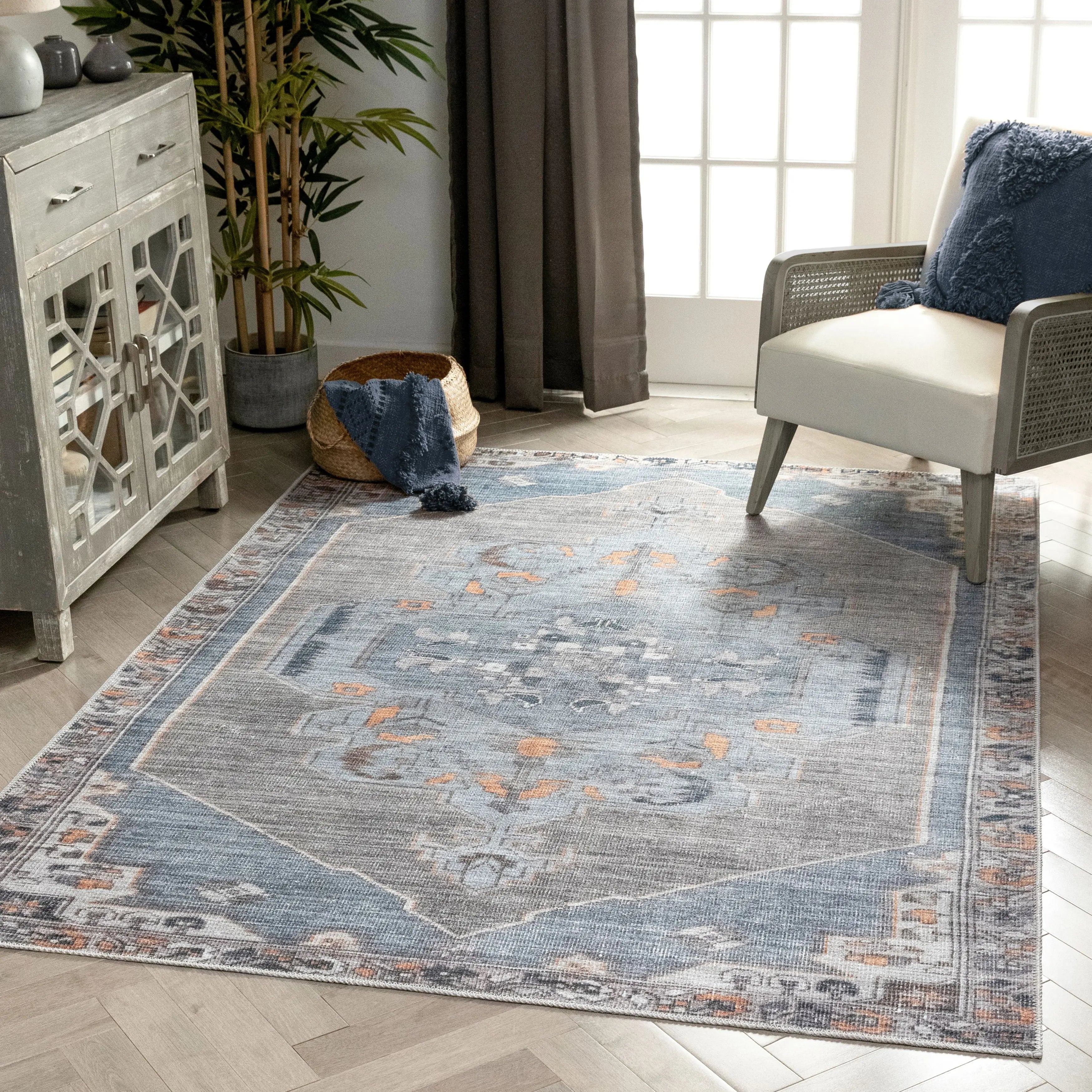 Cambria Machine Washable Vintage Medallion Oriental Light Blue Flat-Weave Distressed 5'3 x 7'3 Rug、mySite、gigharbornorthrealestate