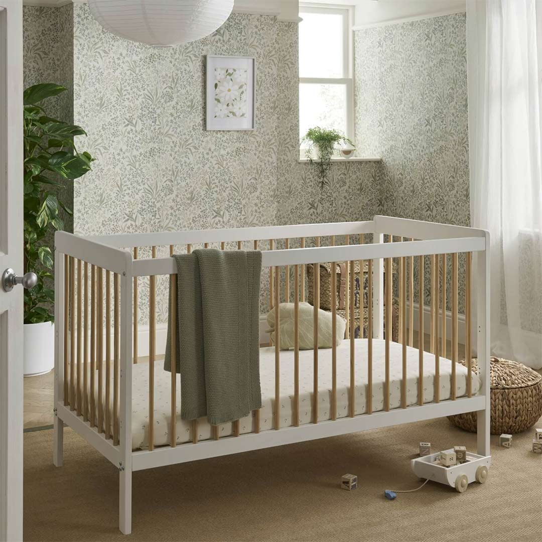  CuddleCo Nola 3 Piece Set Changer, Cot Bed + Clothes Rail - White/Natural、mySite、merchandisen