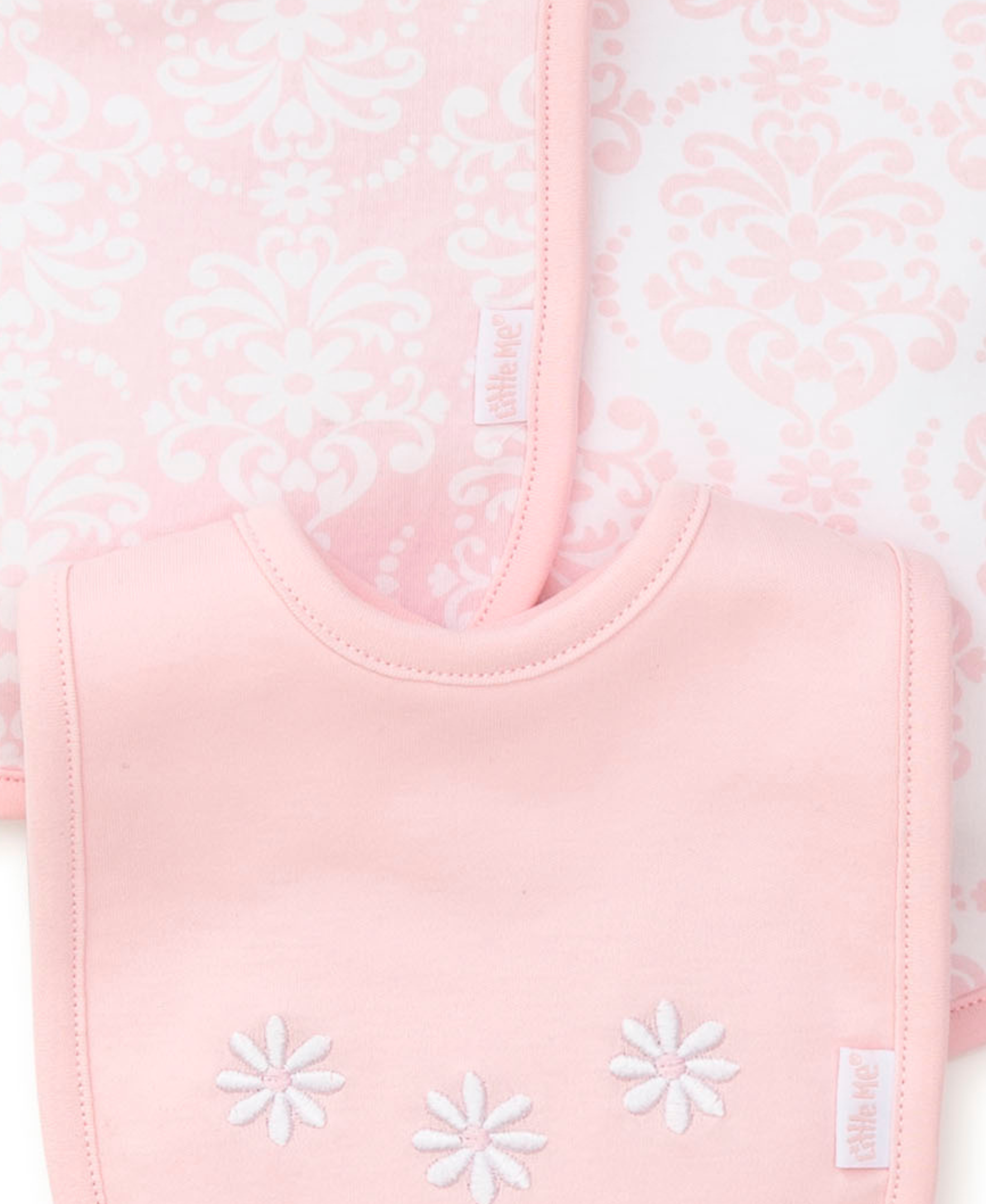  Damask Scroll Bib & Burp Set、mySite、layawaytickets