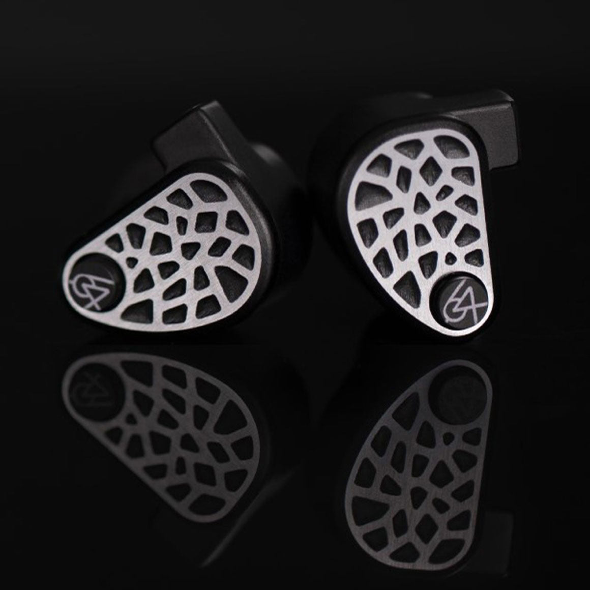  64 Audio - U18s、mySite、merchandisen