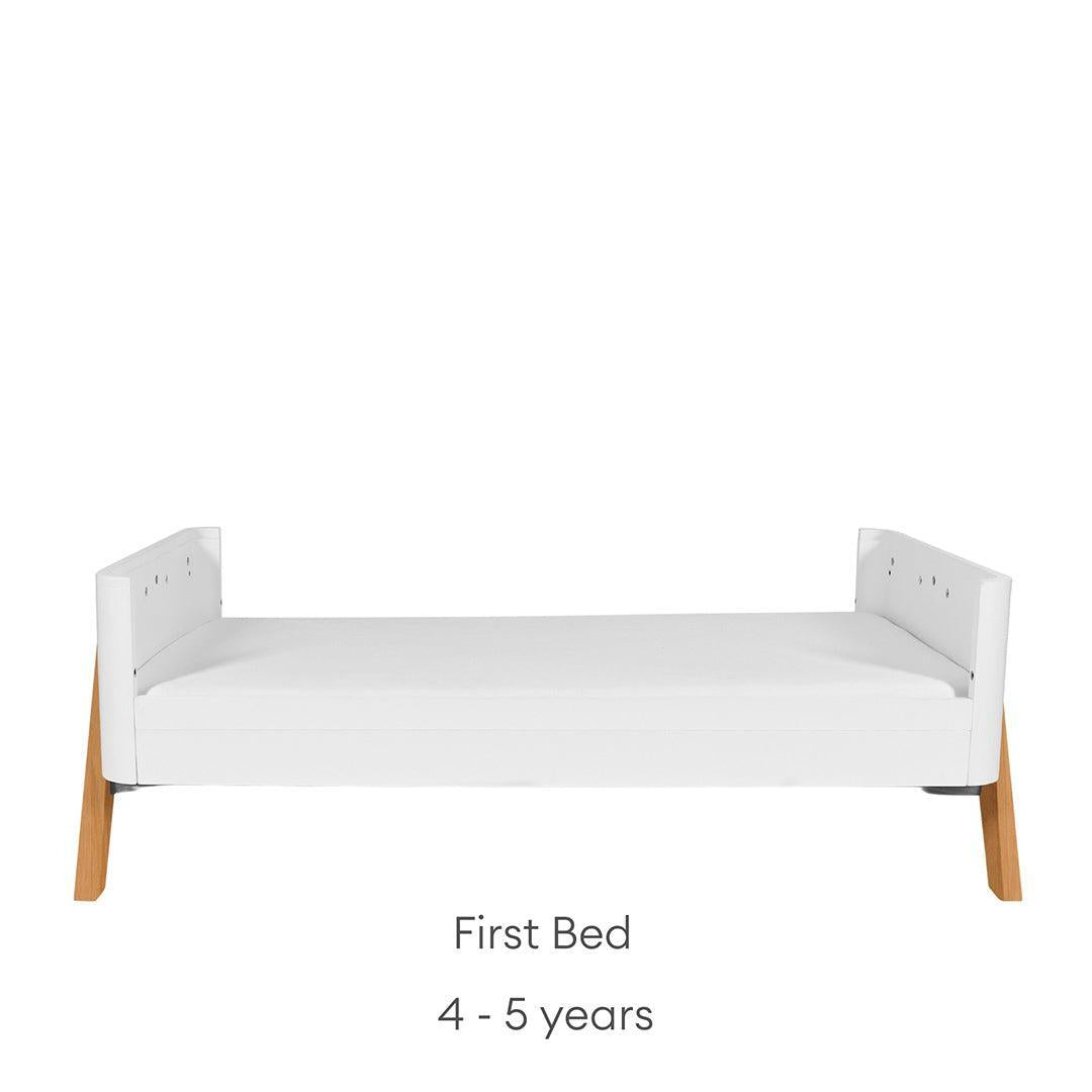  Gaia Baby Hera Cot Bed 'Studio Edit' - White / Oak、mySite、merchandisen