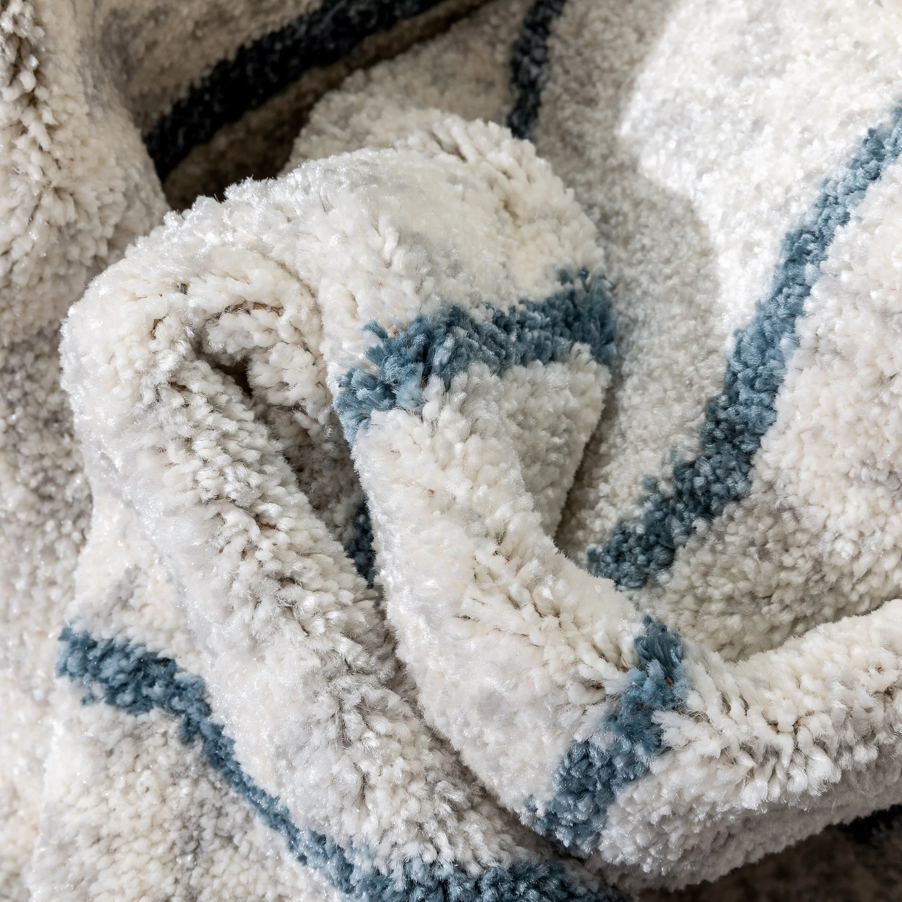 Crisscross Nordic Geometric Pattern Blue Ivory Rug、mySite、gigharbornorthrealestate