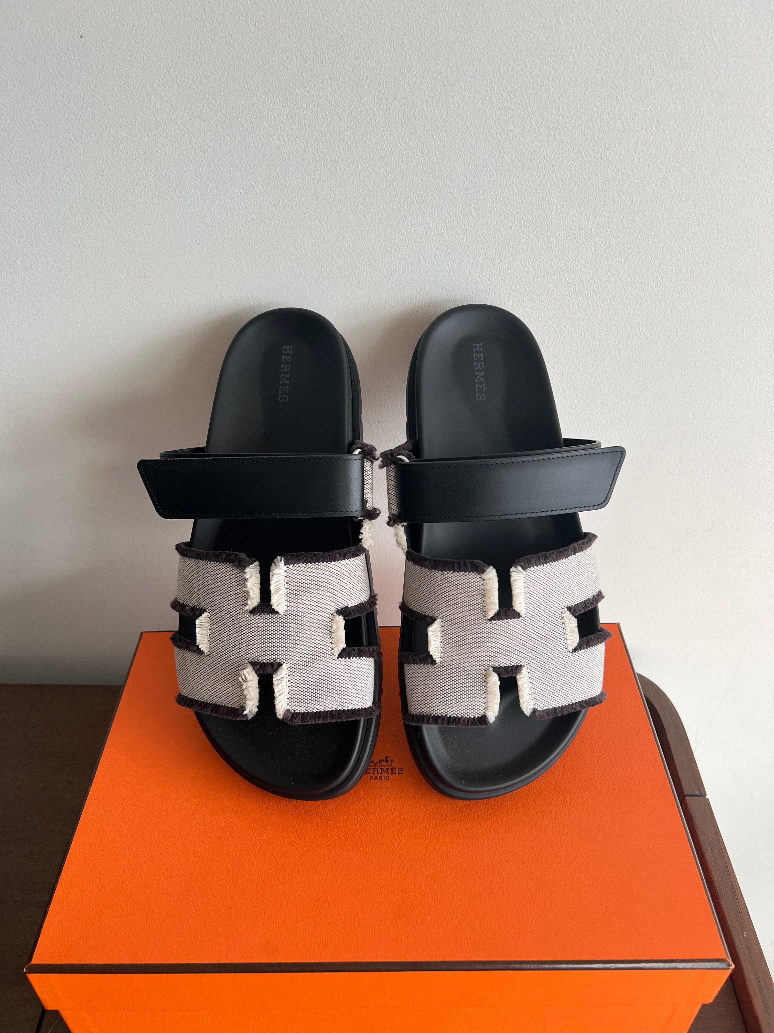Hermès Chypre Sandals (Prunoir/Noir)、mySite、garminoutage.com