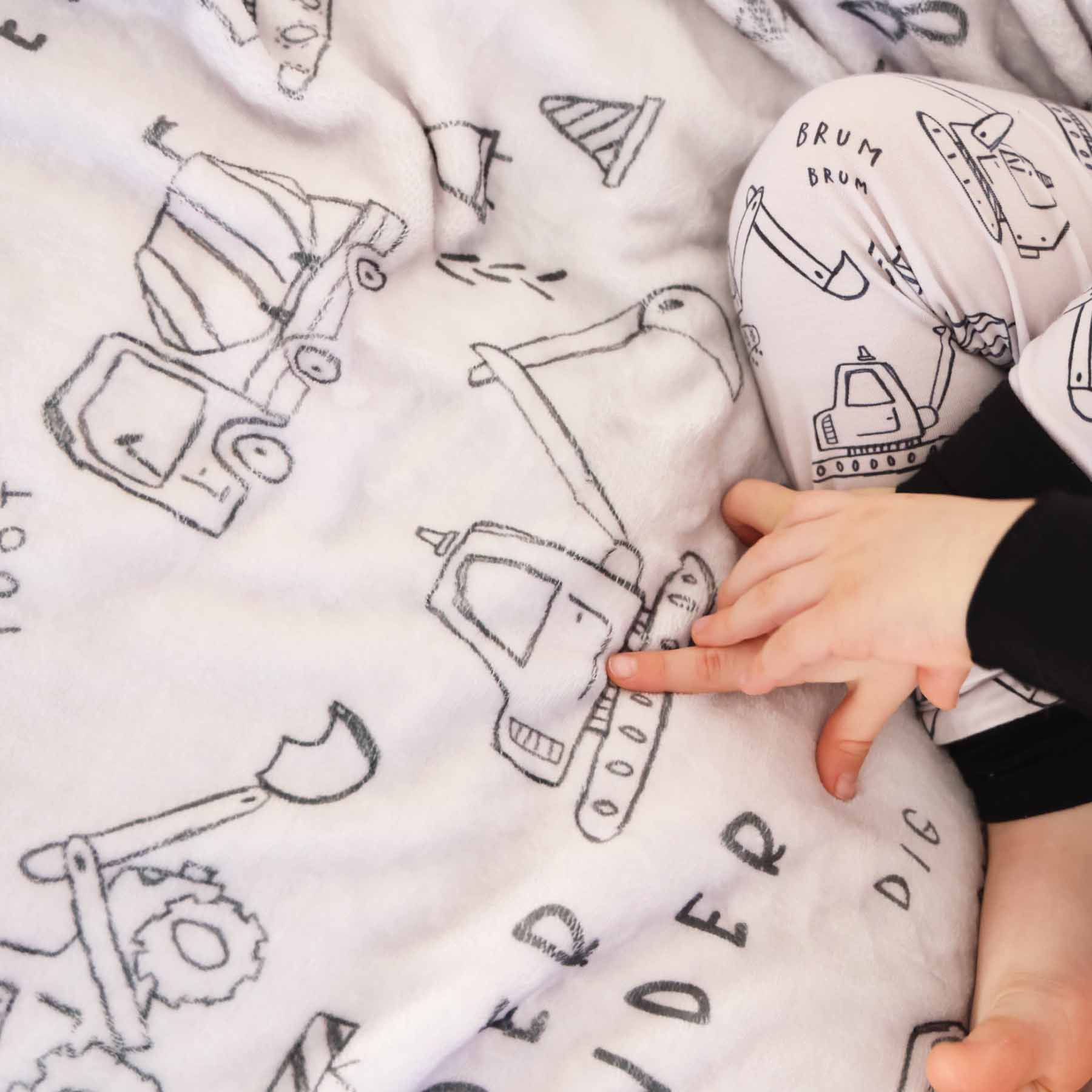  Doodle Dozers Personalized Kids Blanket、mySite、layawaytickets